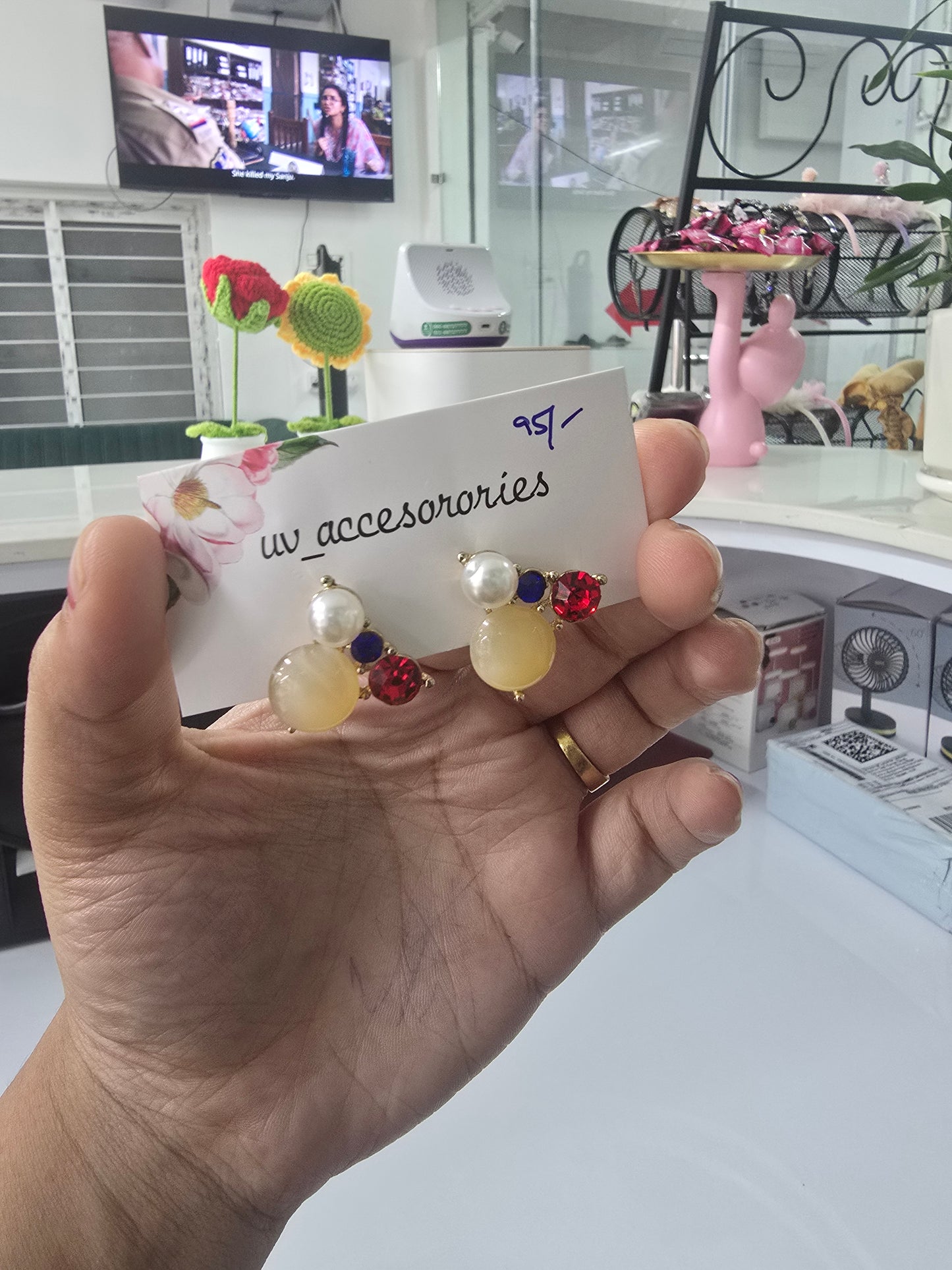 Stone earstuds