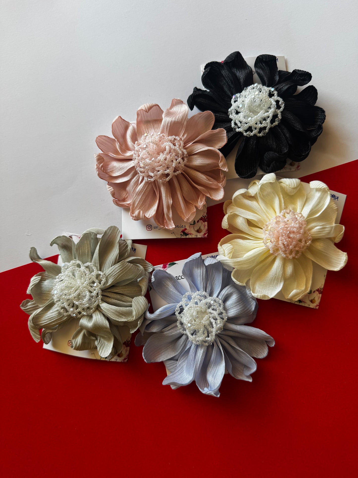 Satin pearl jumbo clips