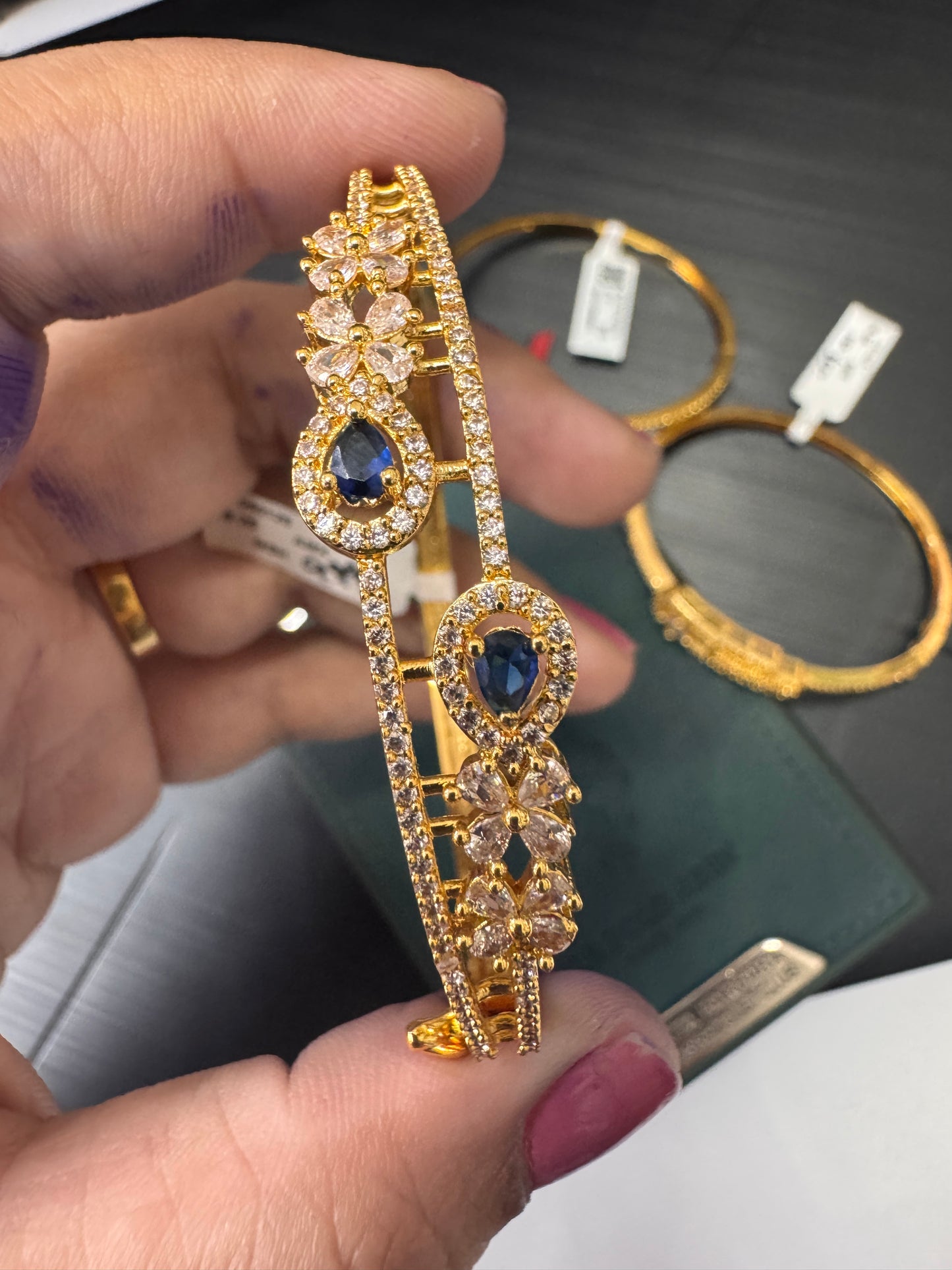 Sapphire kada