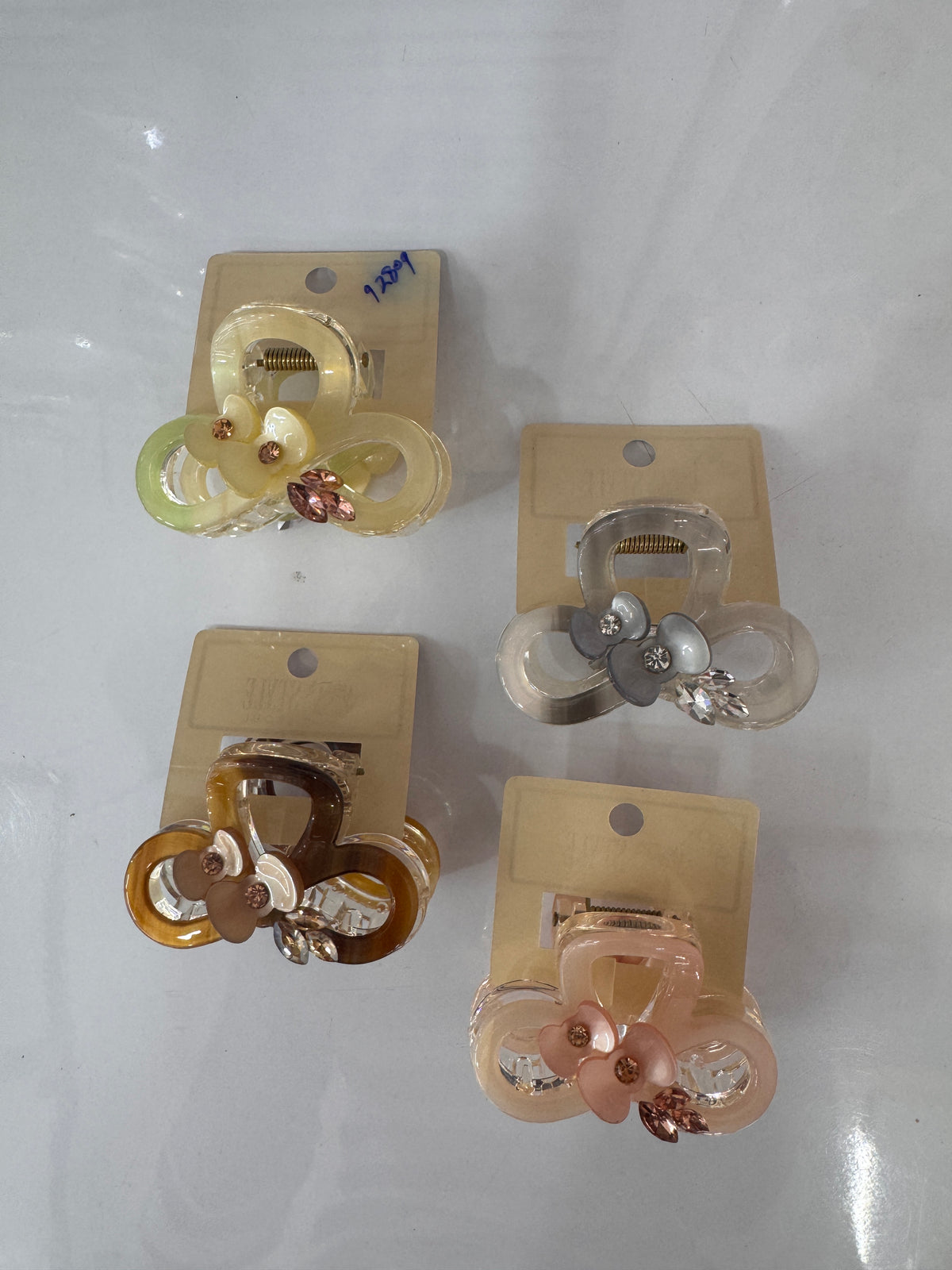 Hair claw clips