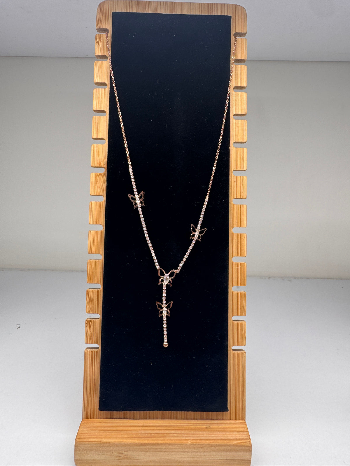 Lariat necklace