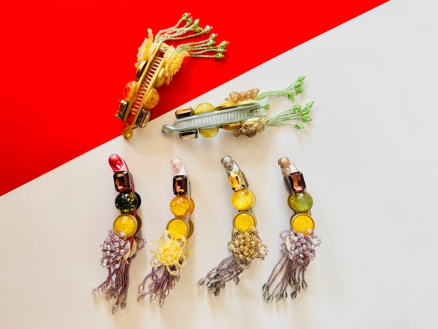Beads hanging banana clips