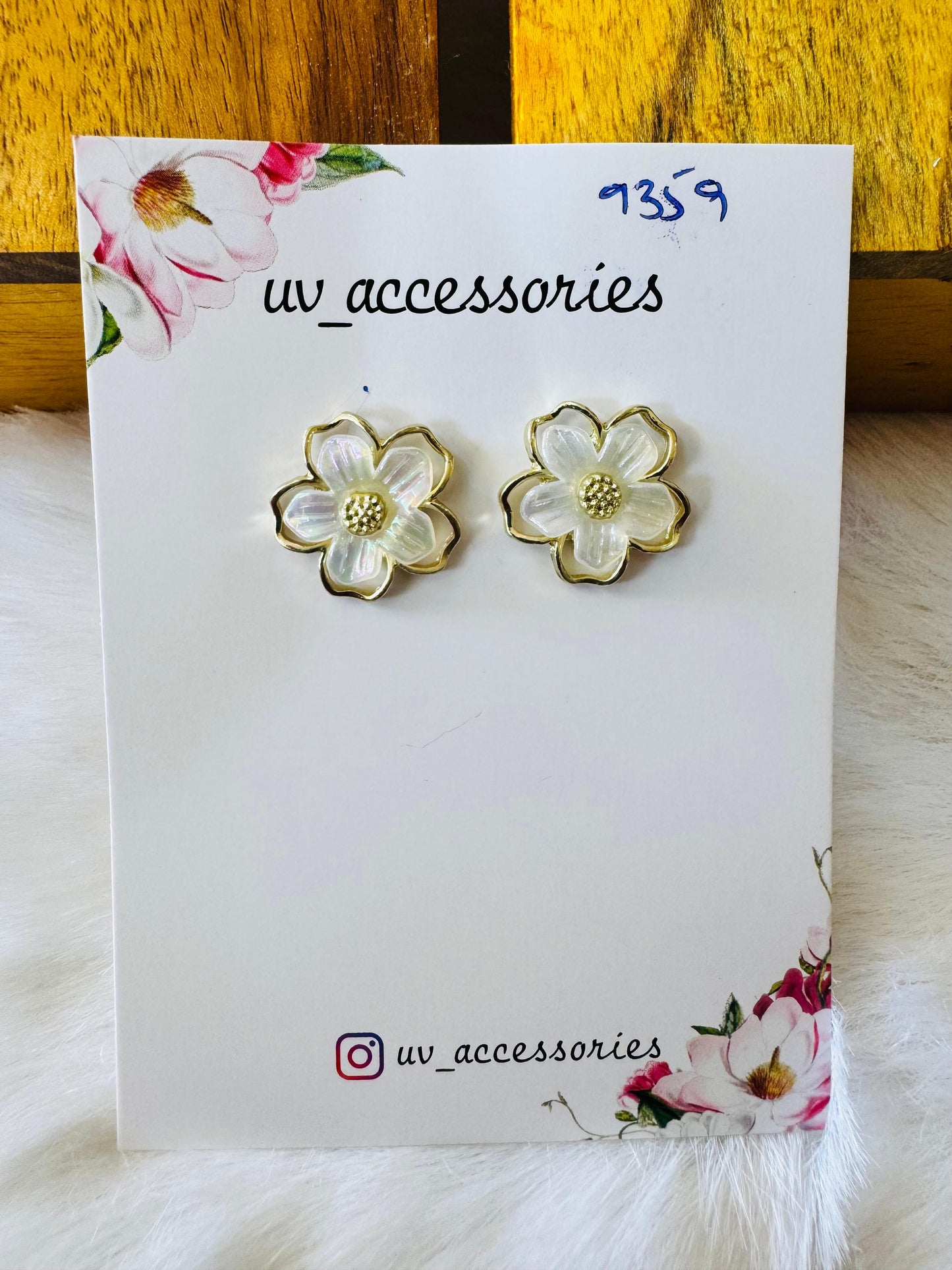 Flower studs