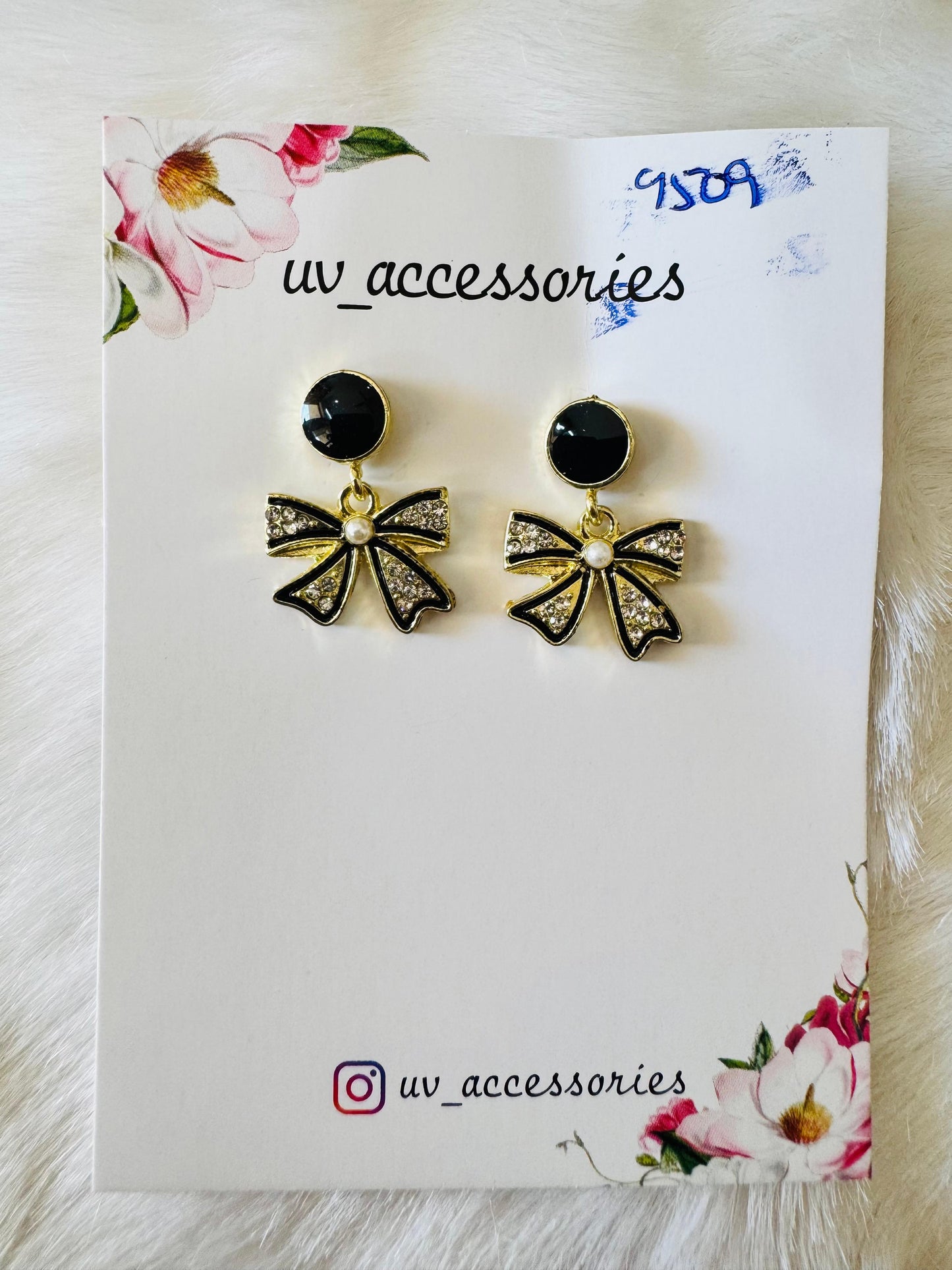 Bow earrings