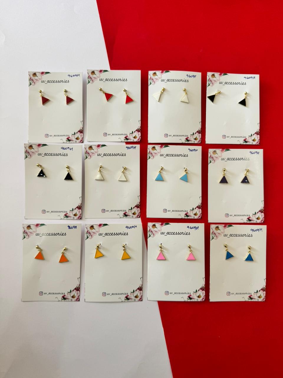 Triangle mini earrings