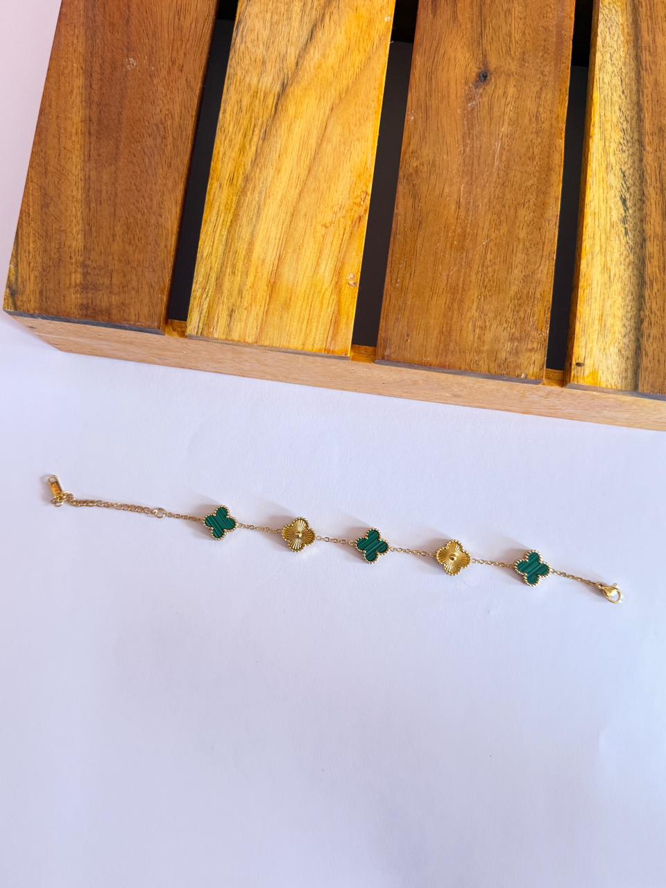 Green clove bracelet