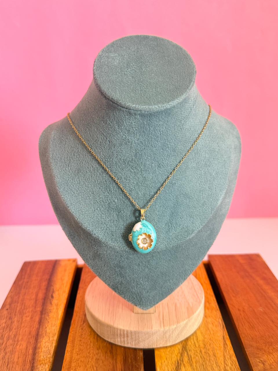 Blue oval openable charm chain