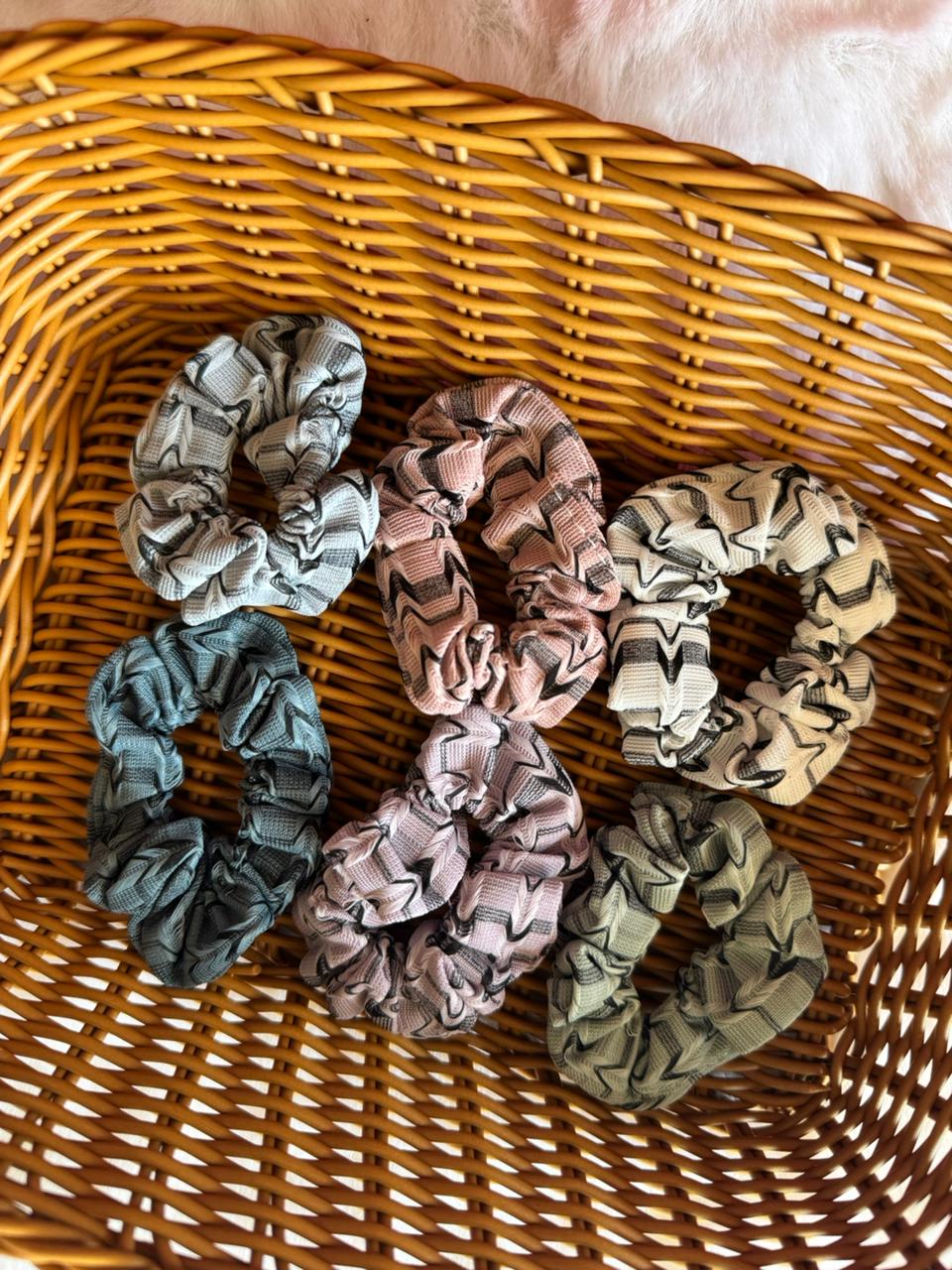 Striped scrunchies set of 6