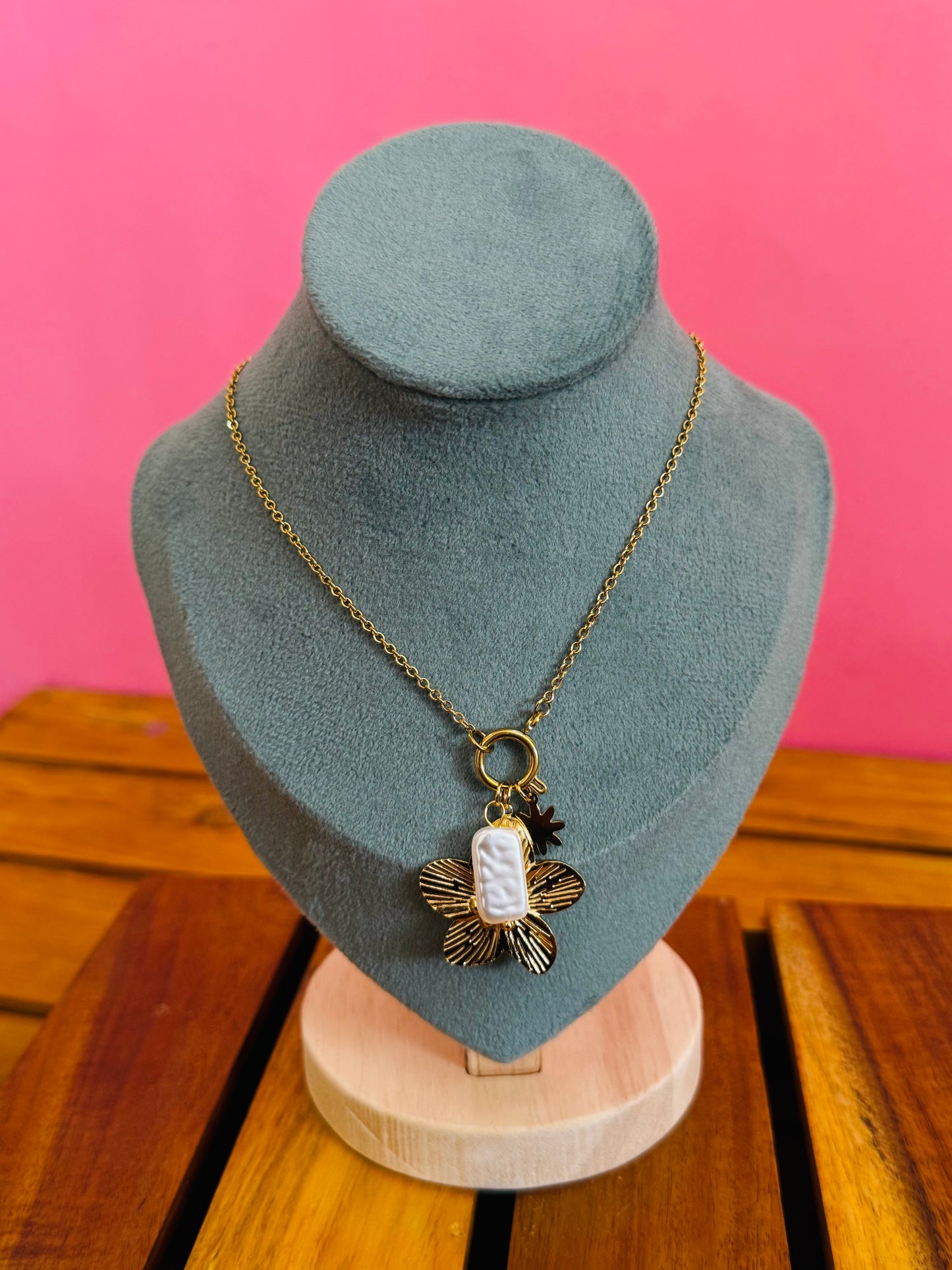 Flower pearl charm chain