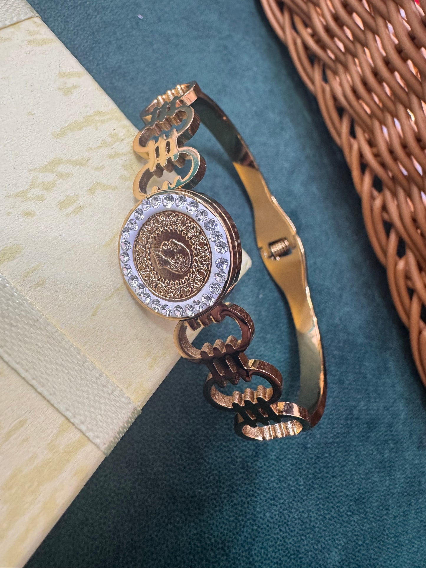 Anti tarnish stone kada