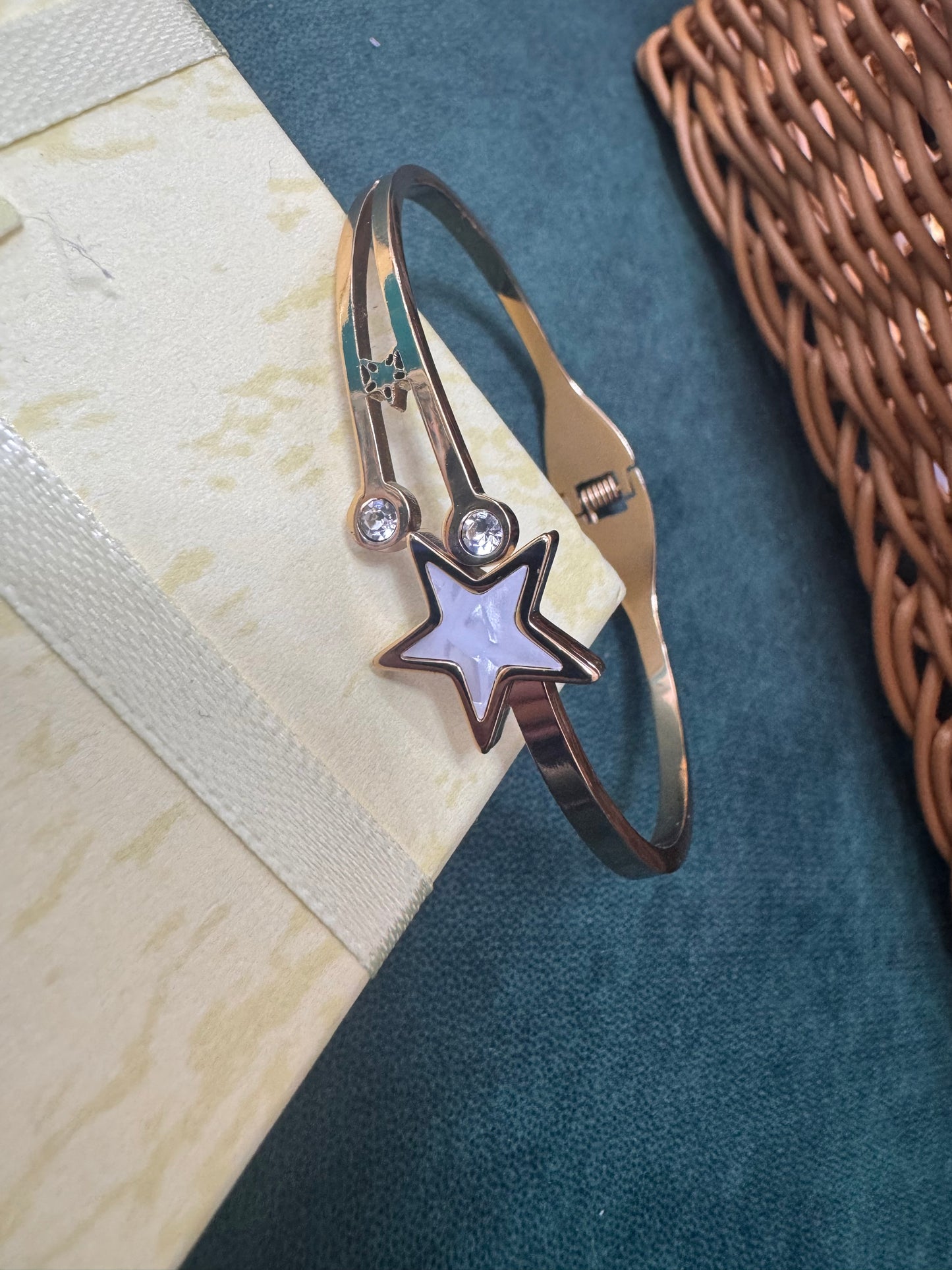 Star stone anti tarnish kada