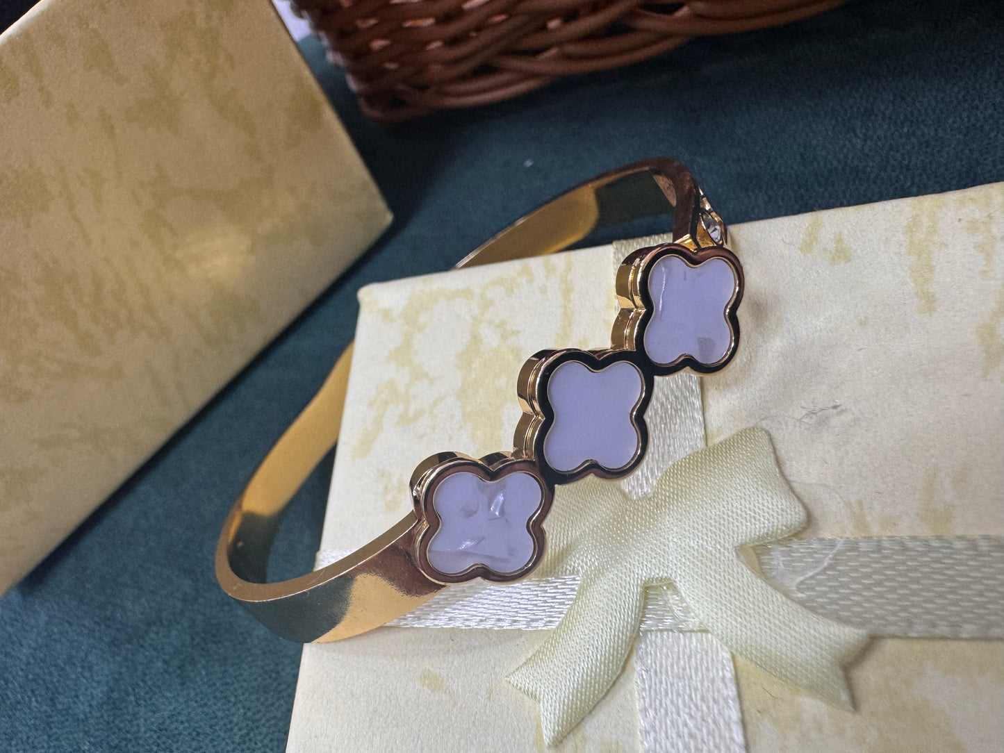 White clover anti tarnish kadas