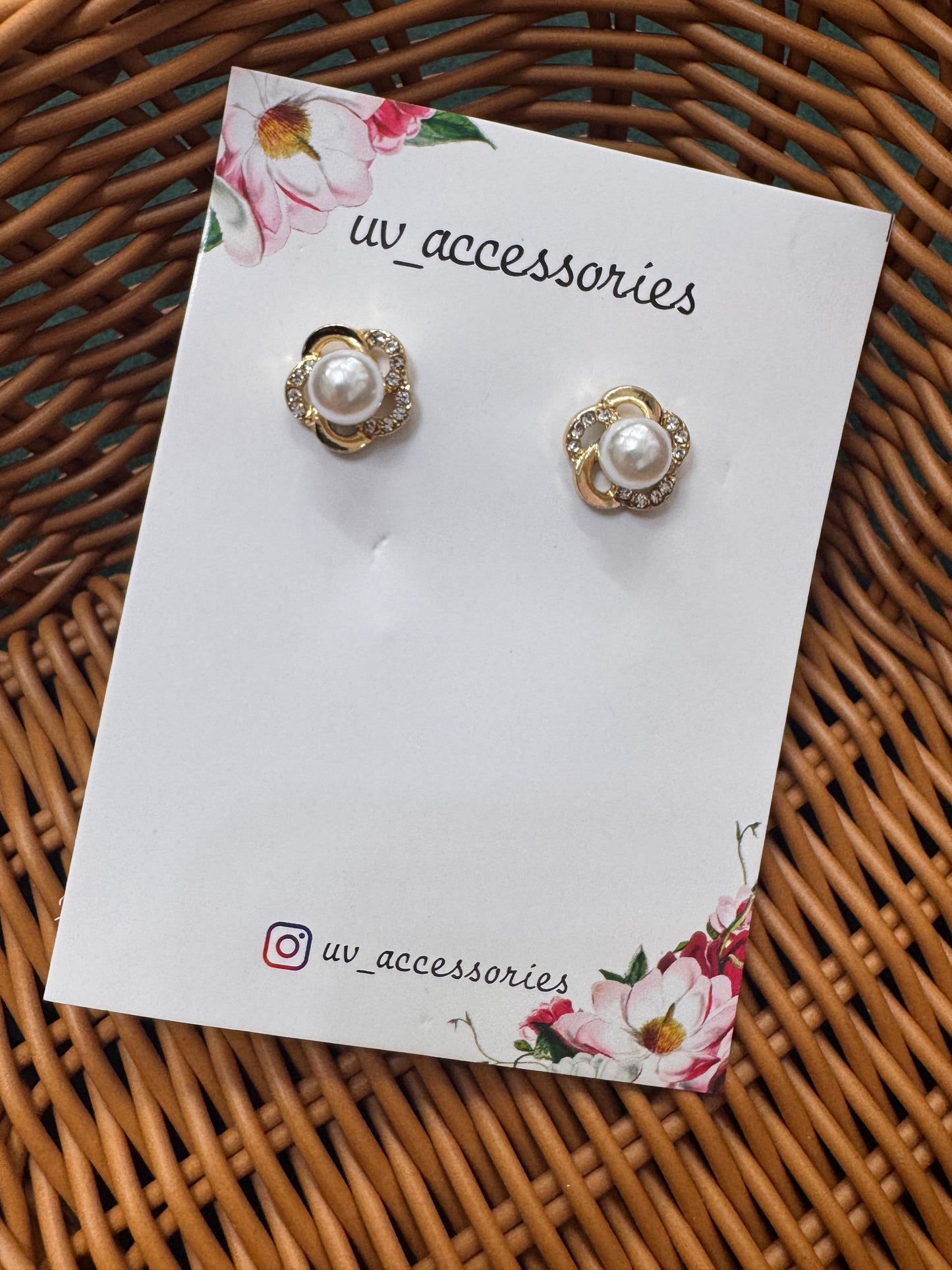Flower studs