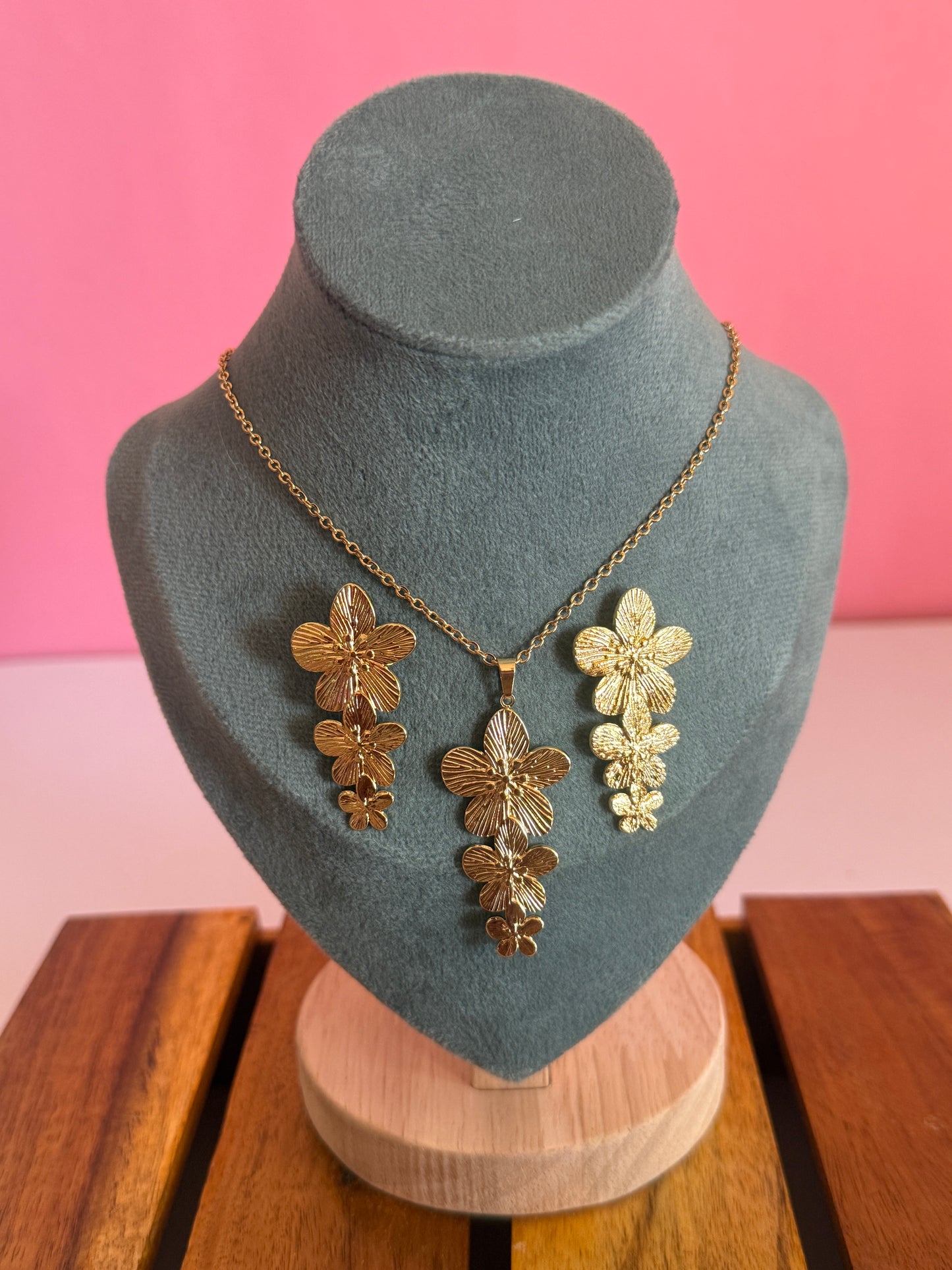 Stainless steel flower chain set