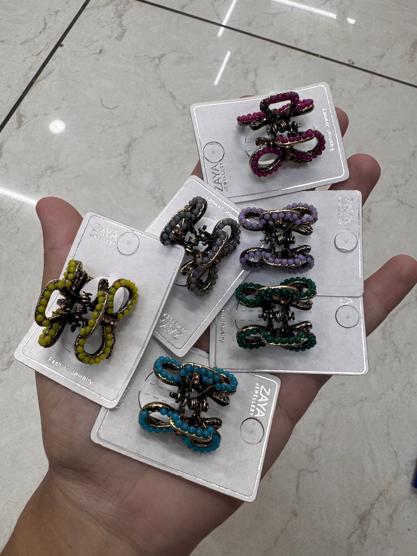 Beads claws