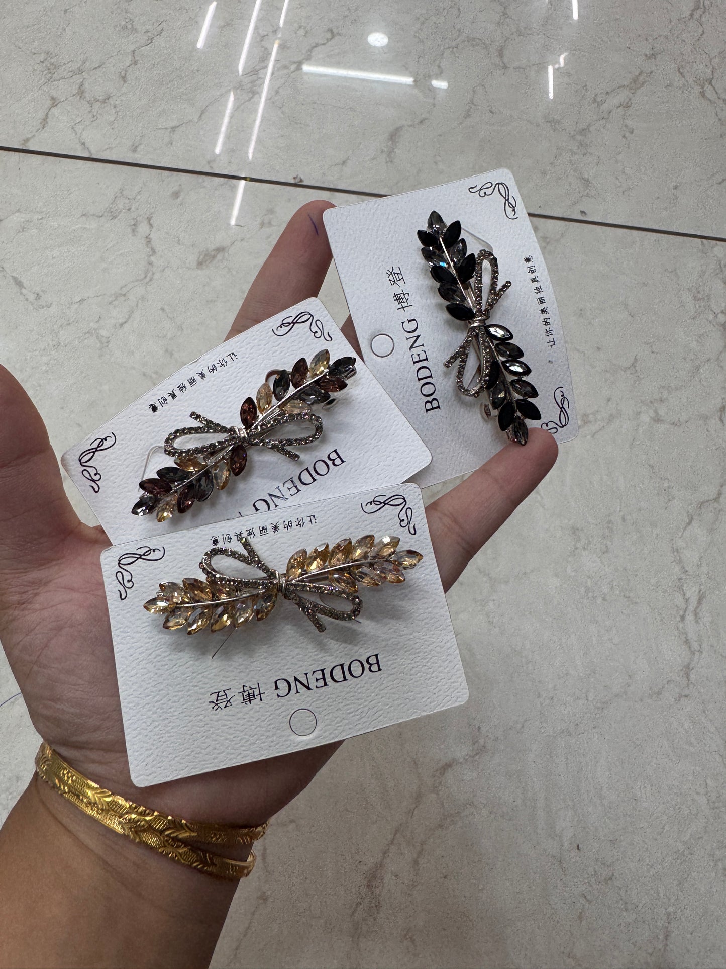 Crystal leaf banette clips