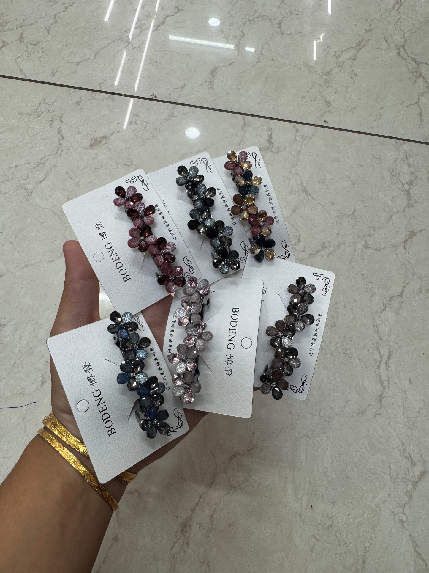 Flower crystal banette clips