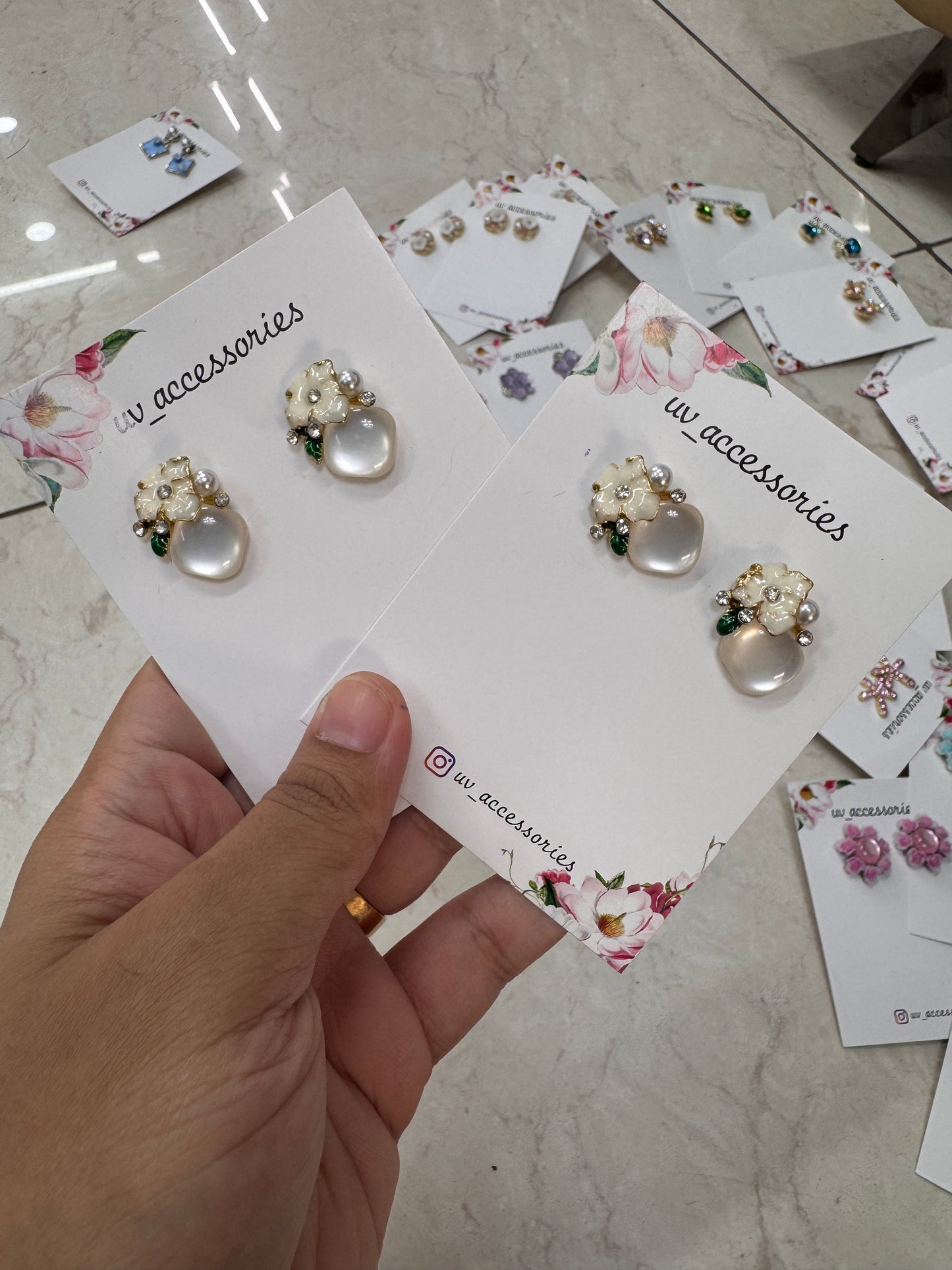 Flower stone studs