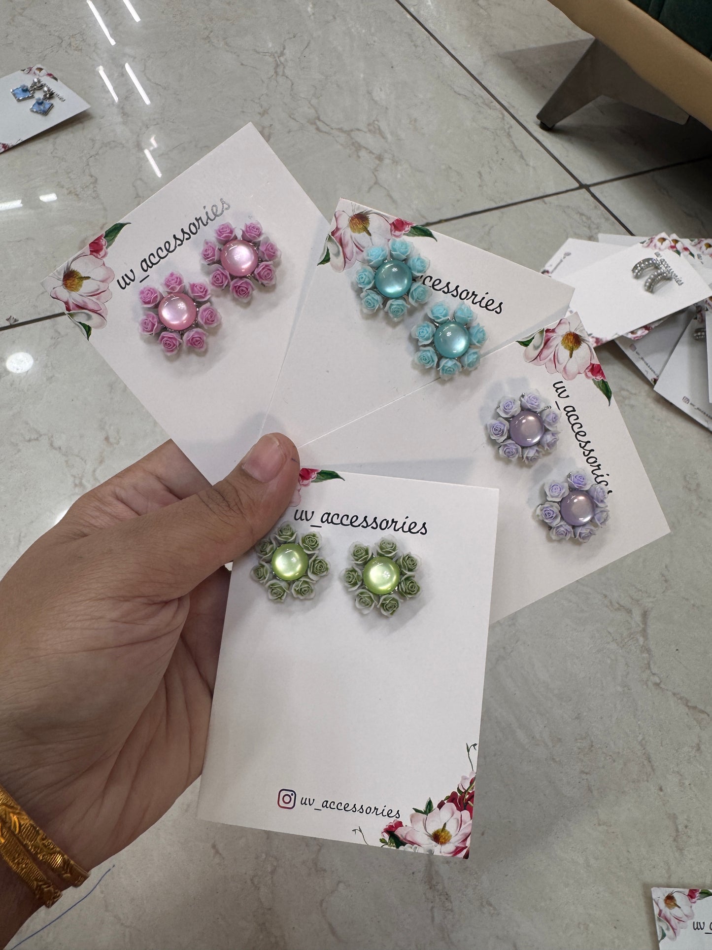 Marble flower studs
