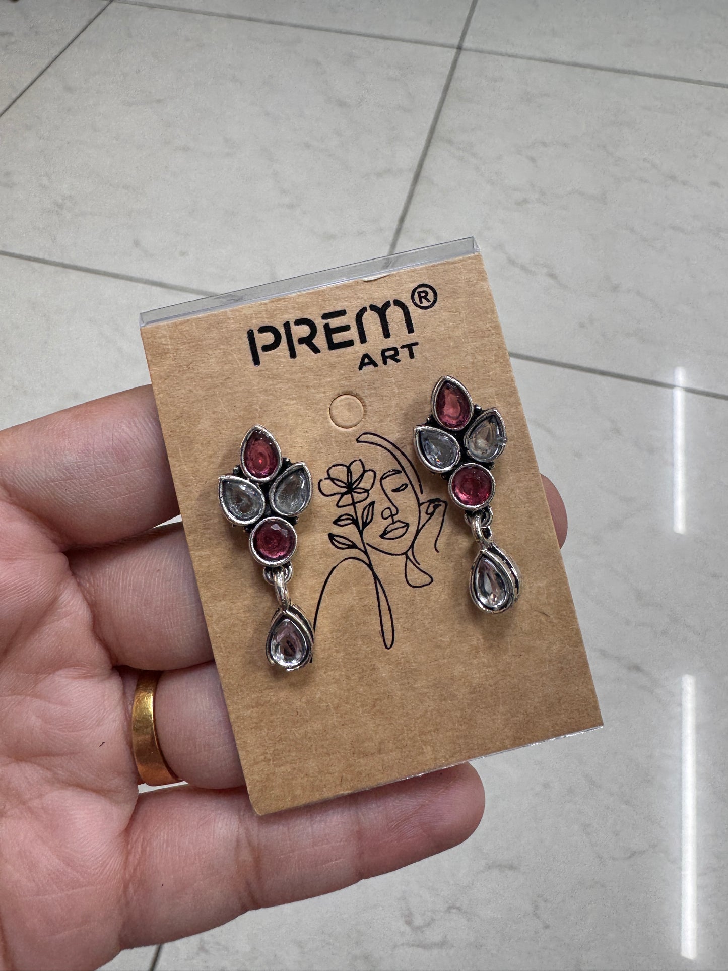 Kundan studs