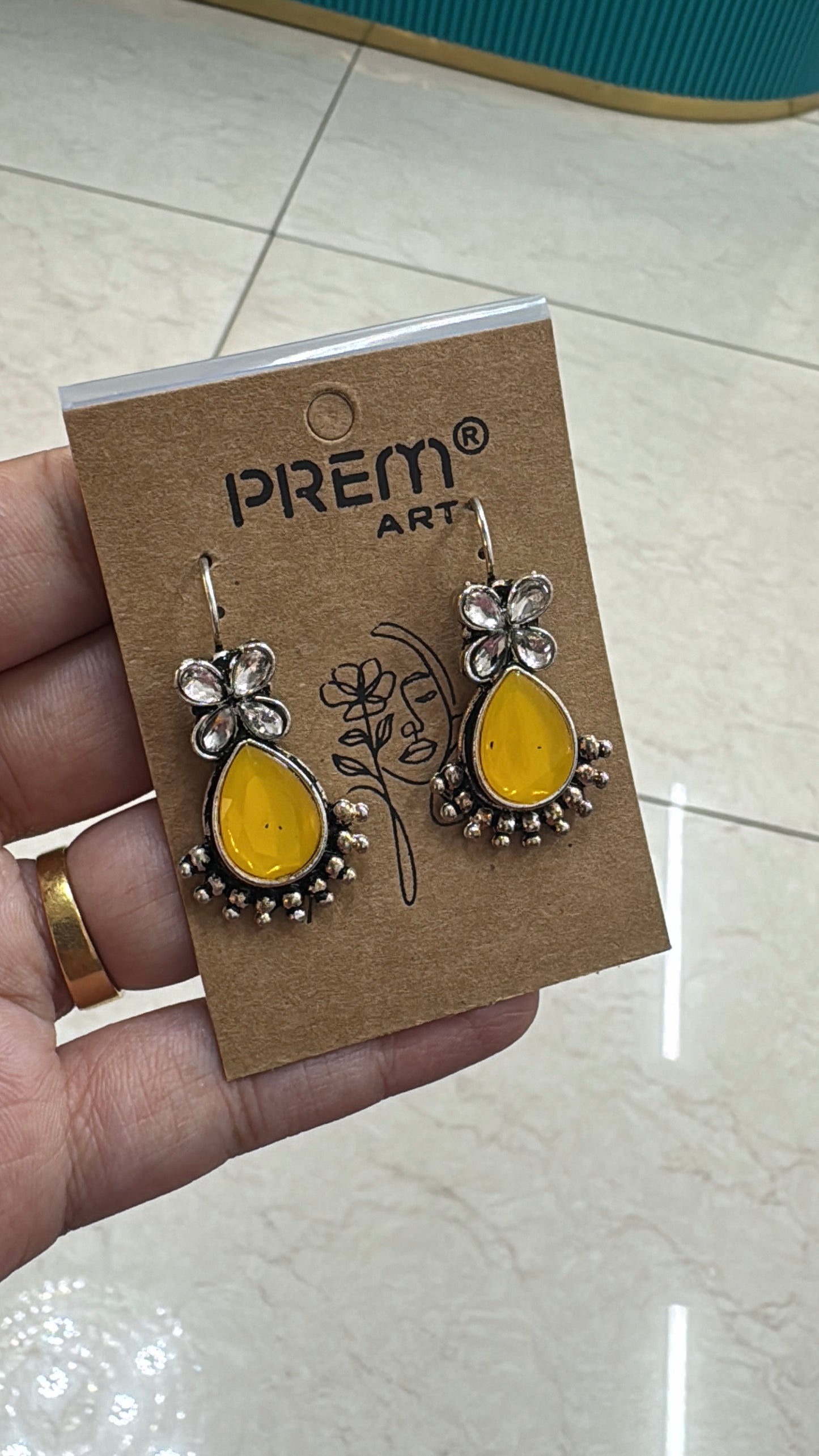 Kundan hook earrings