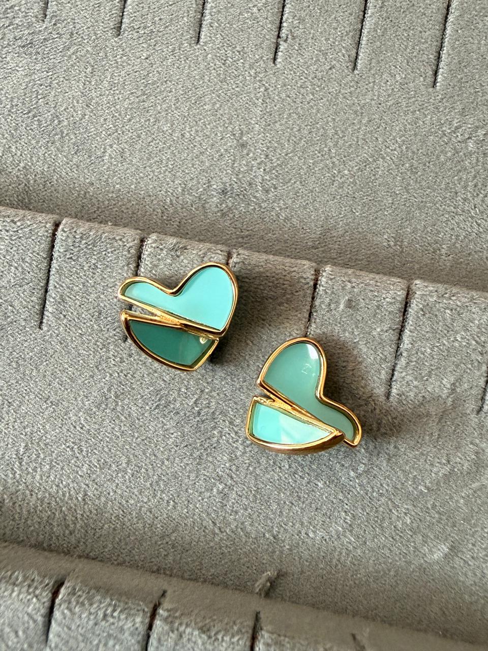 Enamel heart ear studs