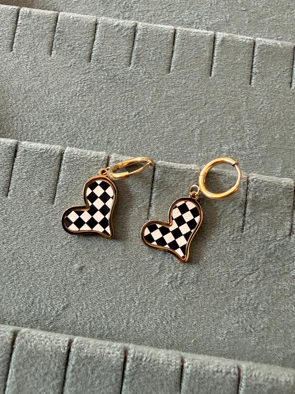 Mini heart ear hoops