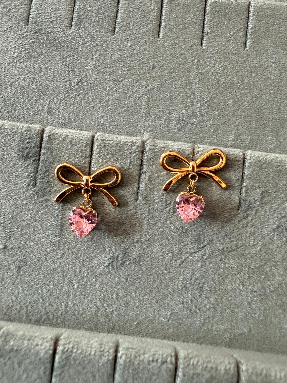 Heart drop bow earstuds