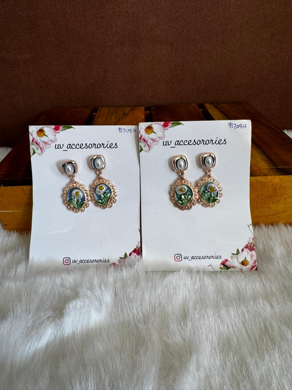Enamel flower earrings