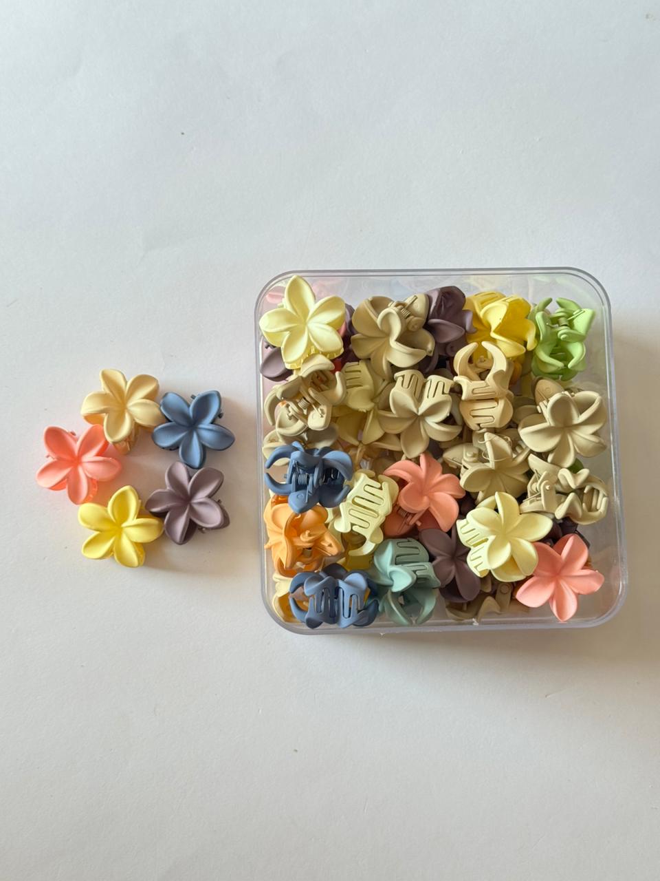 Mini flower claws set of 10
