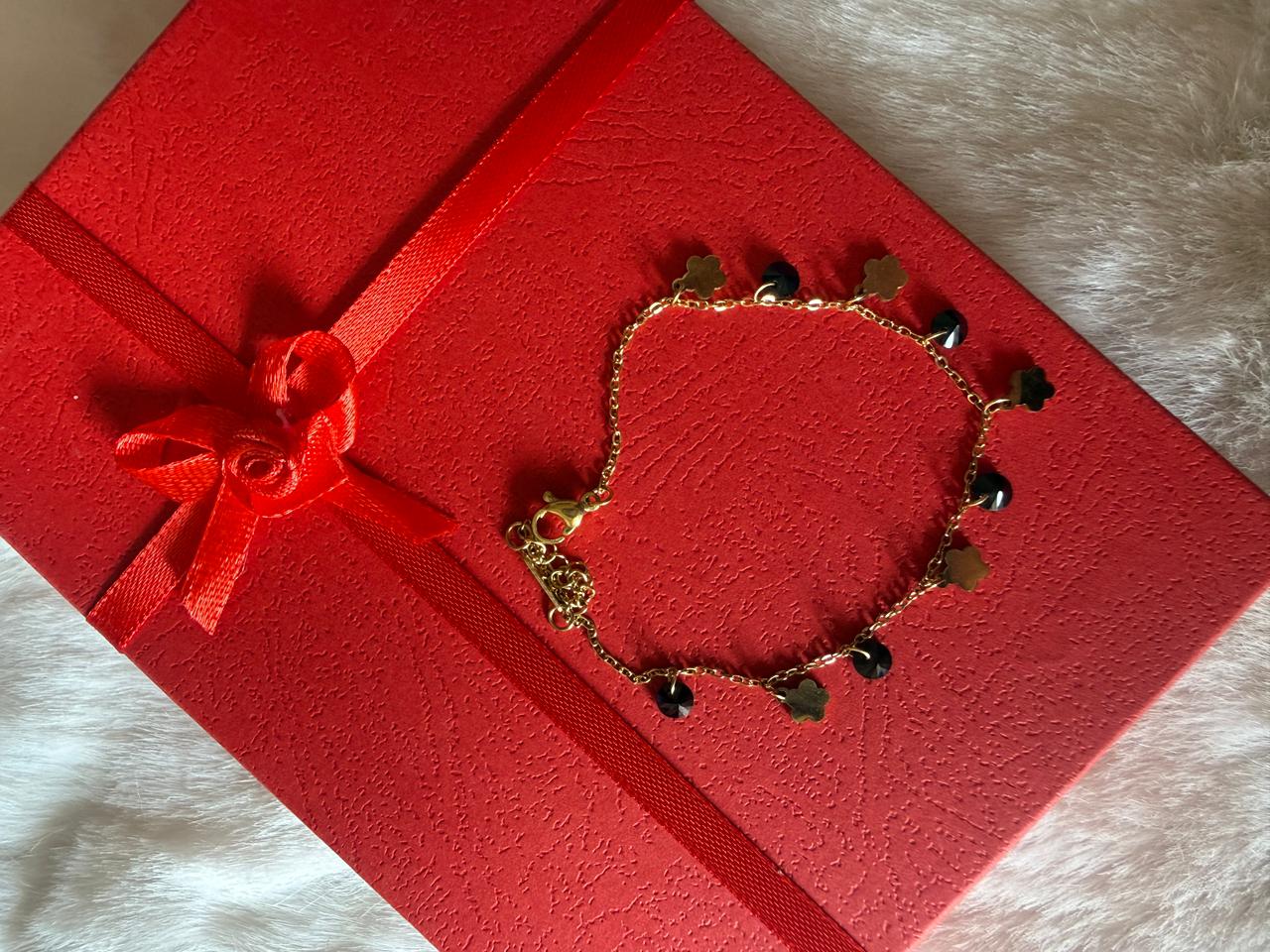 Black stone flower bracelet