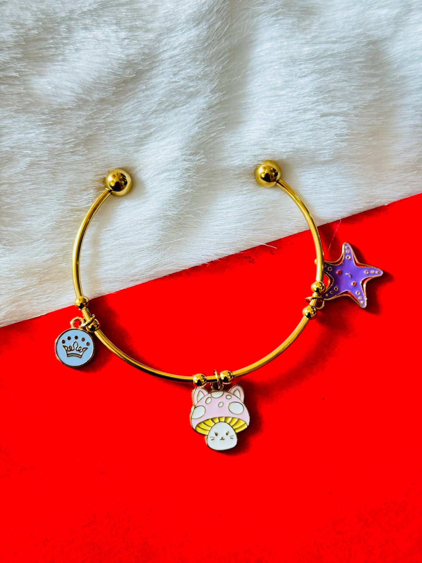 Adjustable charm kadas