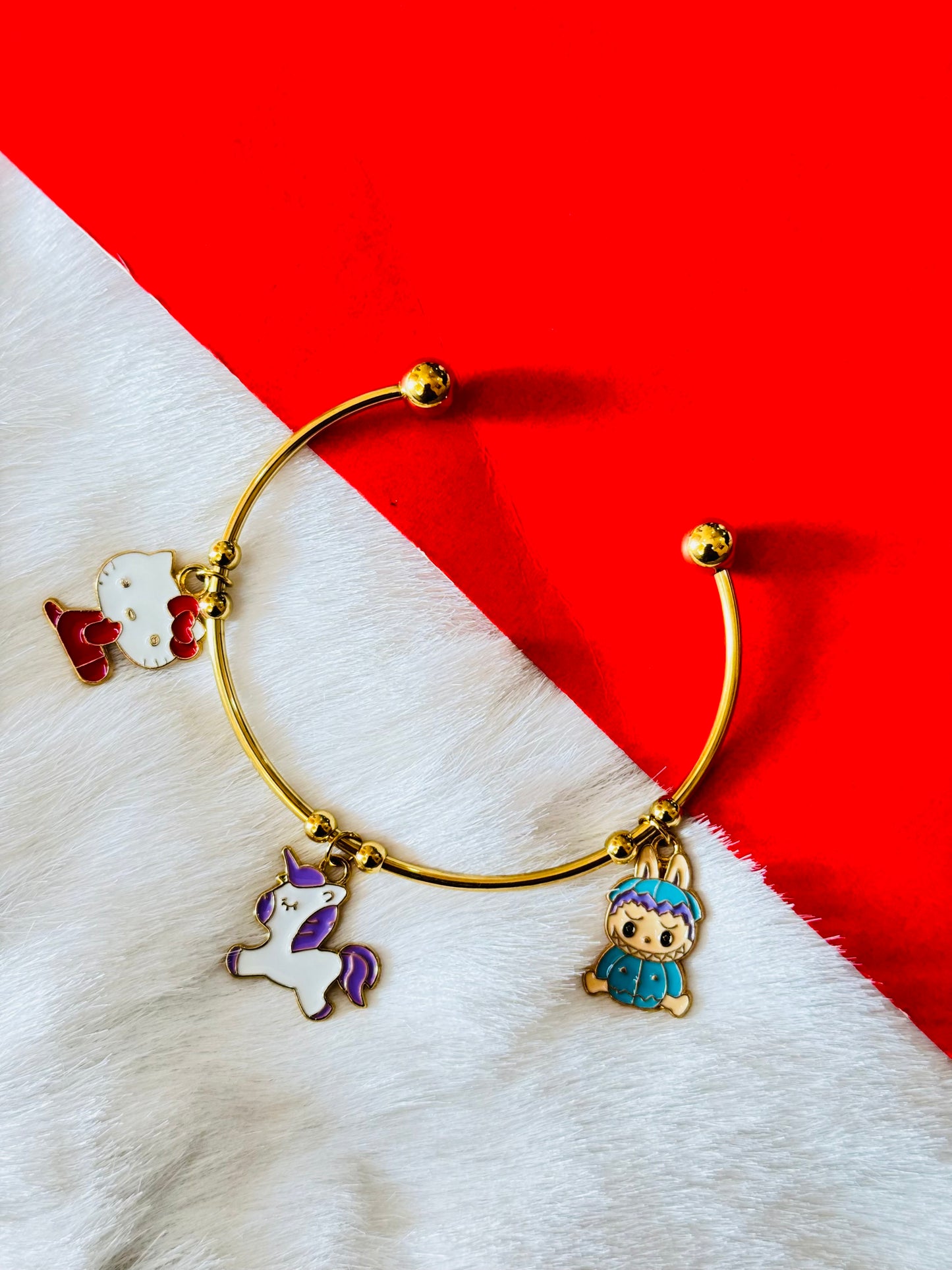 Adjustable charm kadas