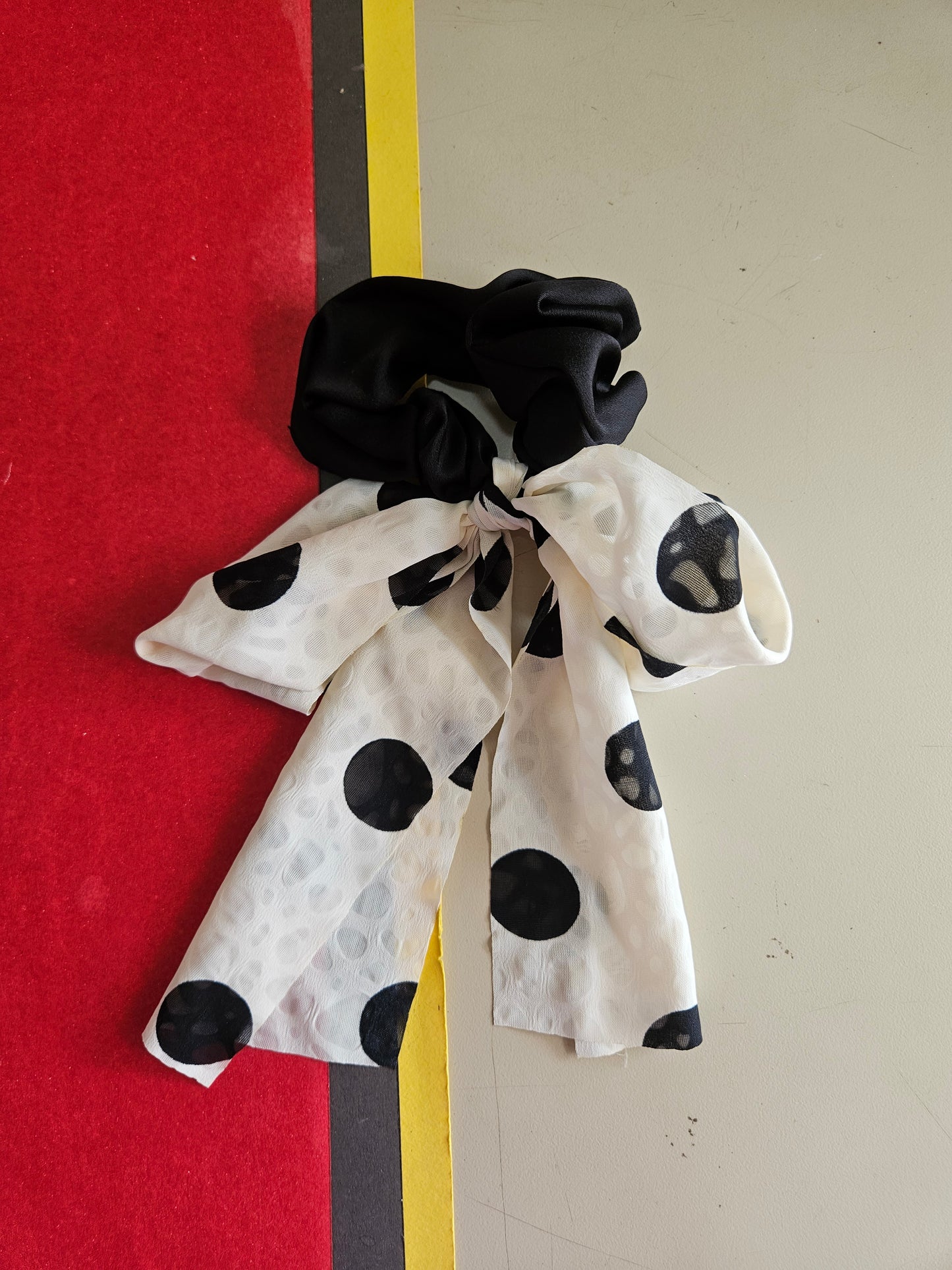 Polka bow scrunchies