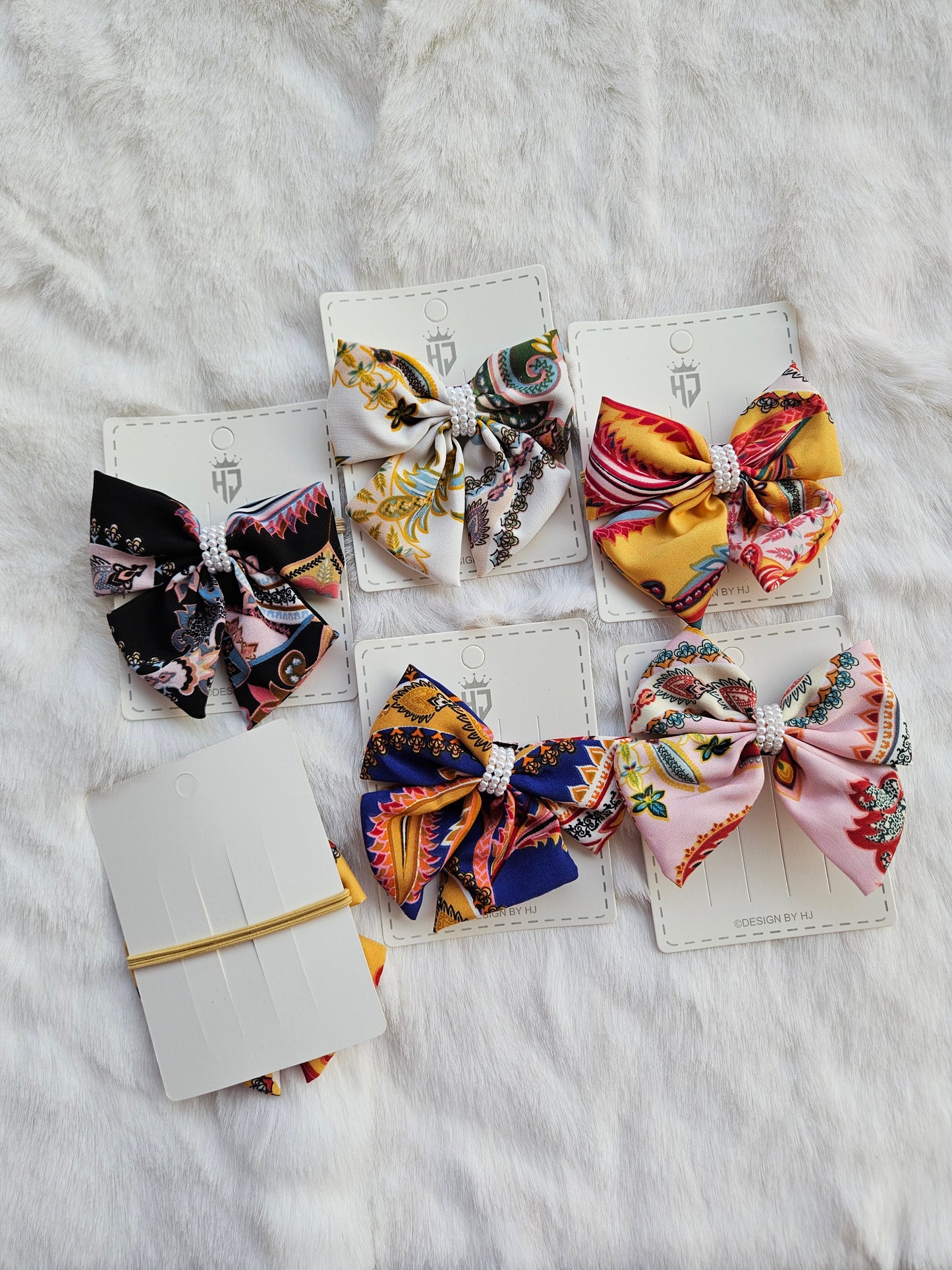 Retro bow bands