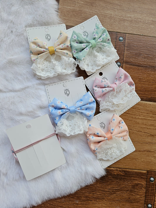 Retro bow bands