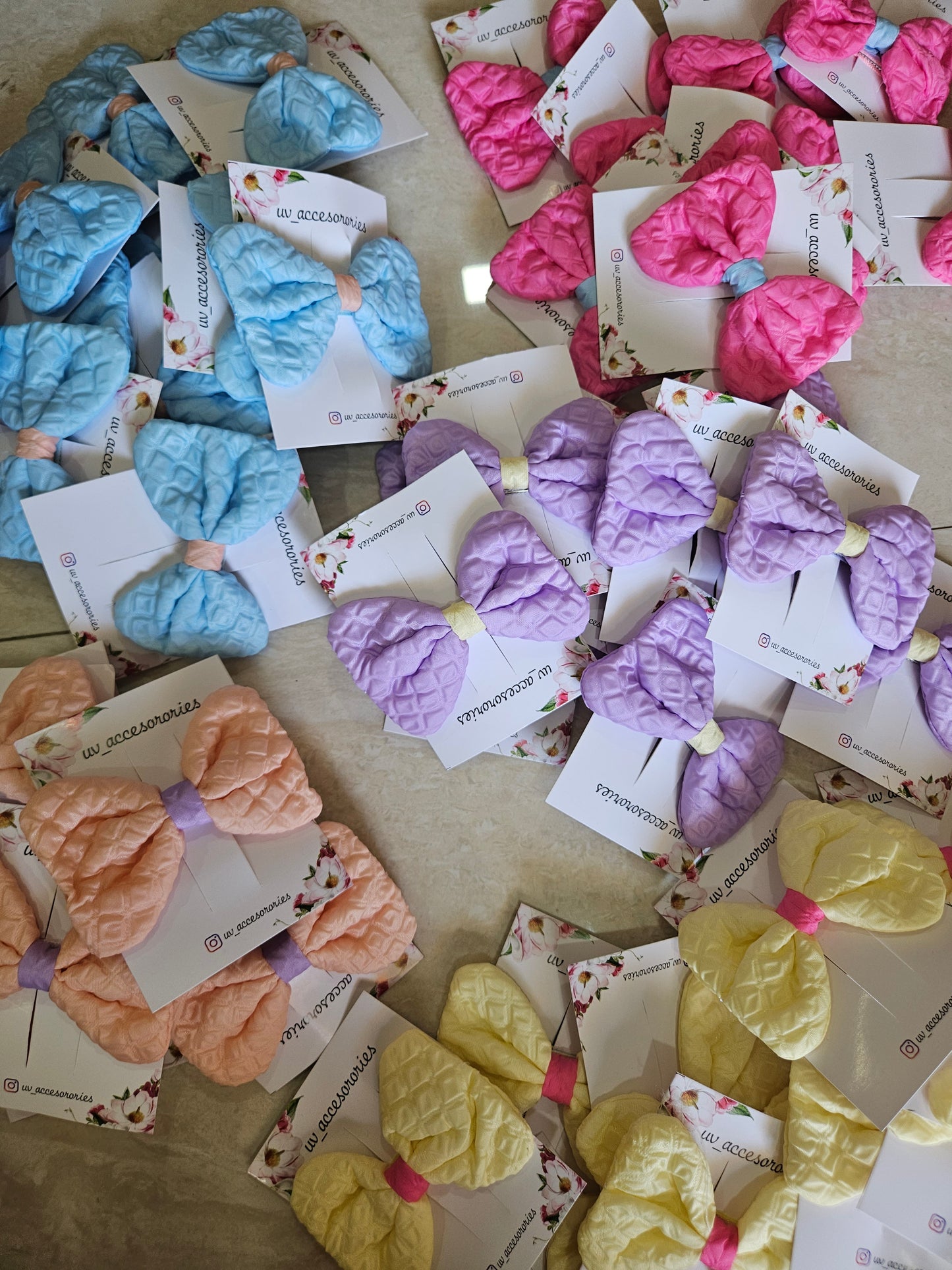 Pastel bow clips