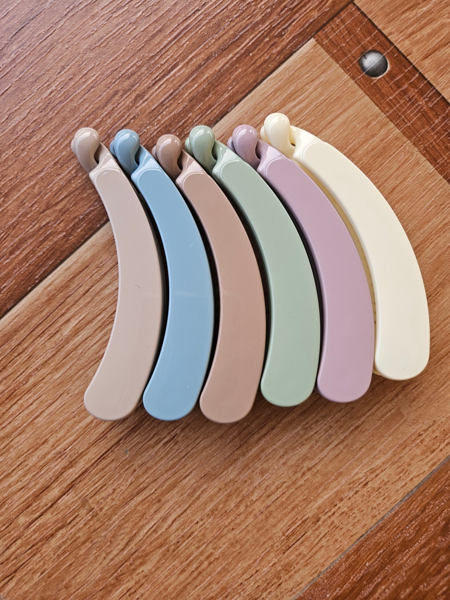 Banana clips large (glazed pastels)