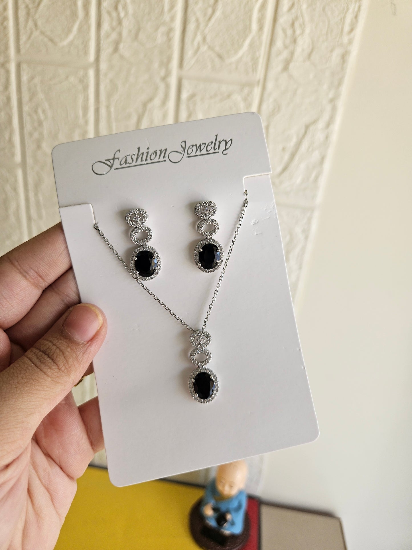 Classic pendant chain set (black)