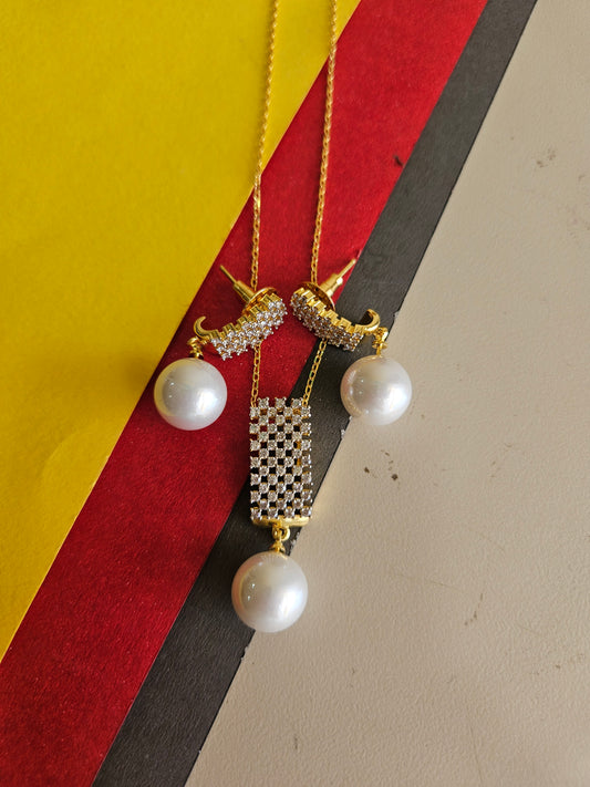 Classic pendant pearl chain set