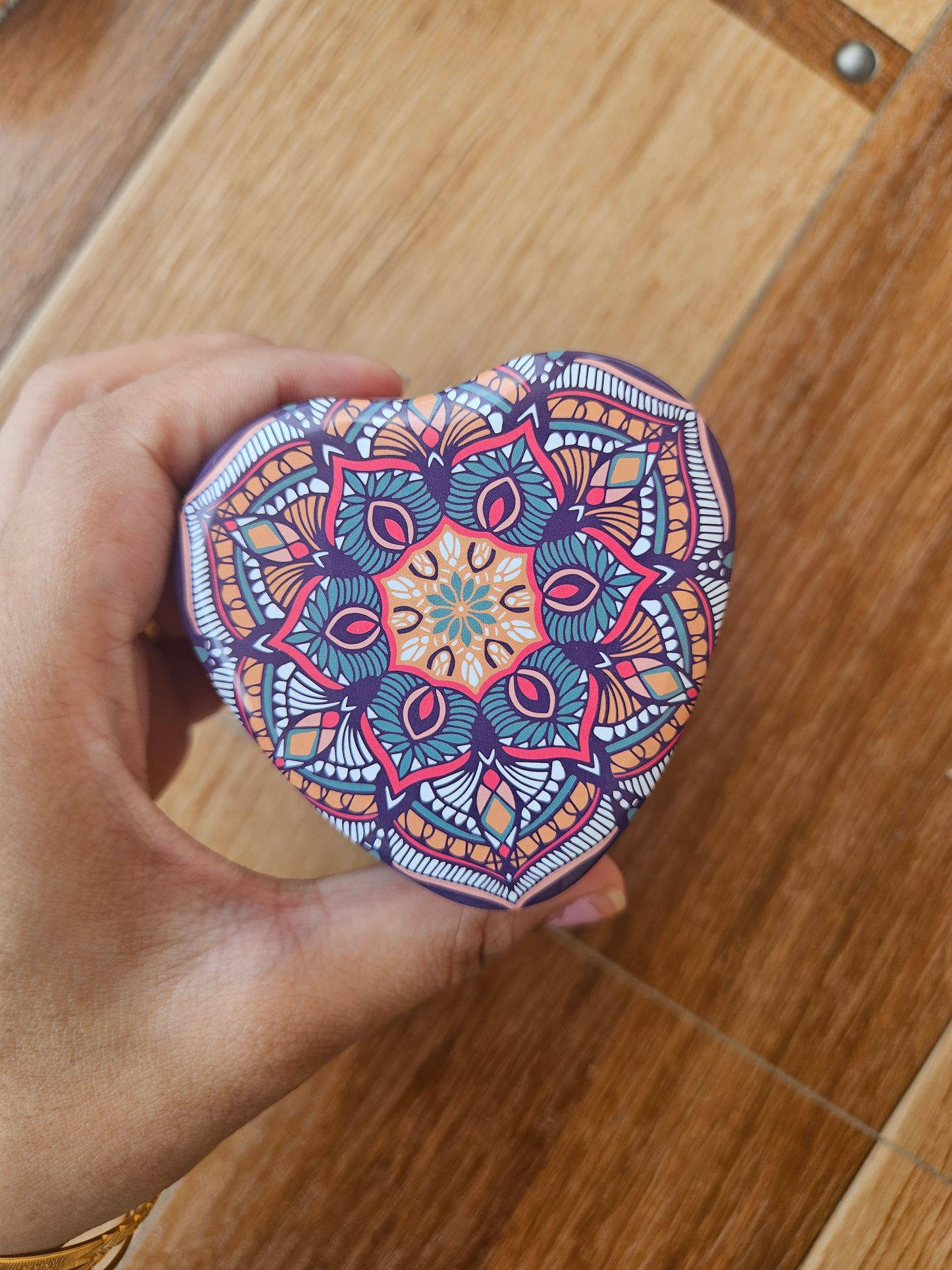 Heart tin box