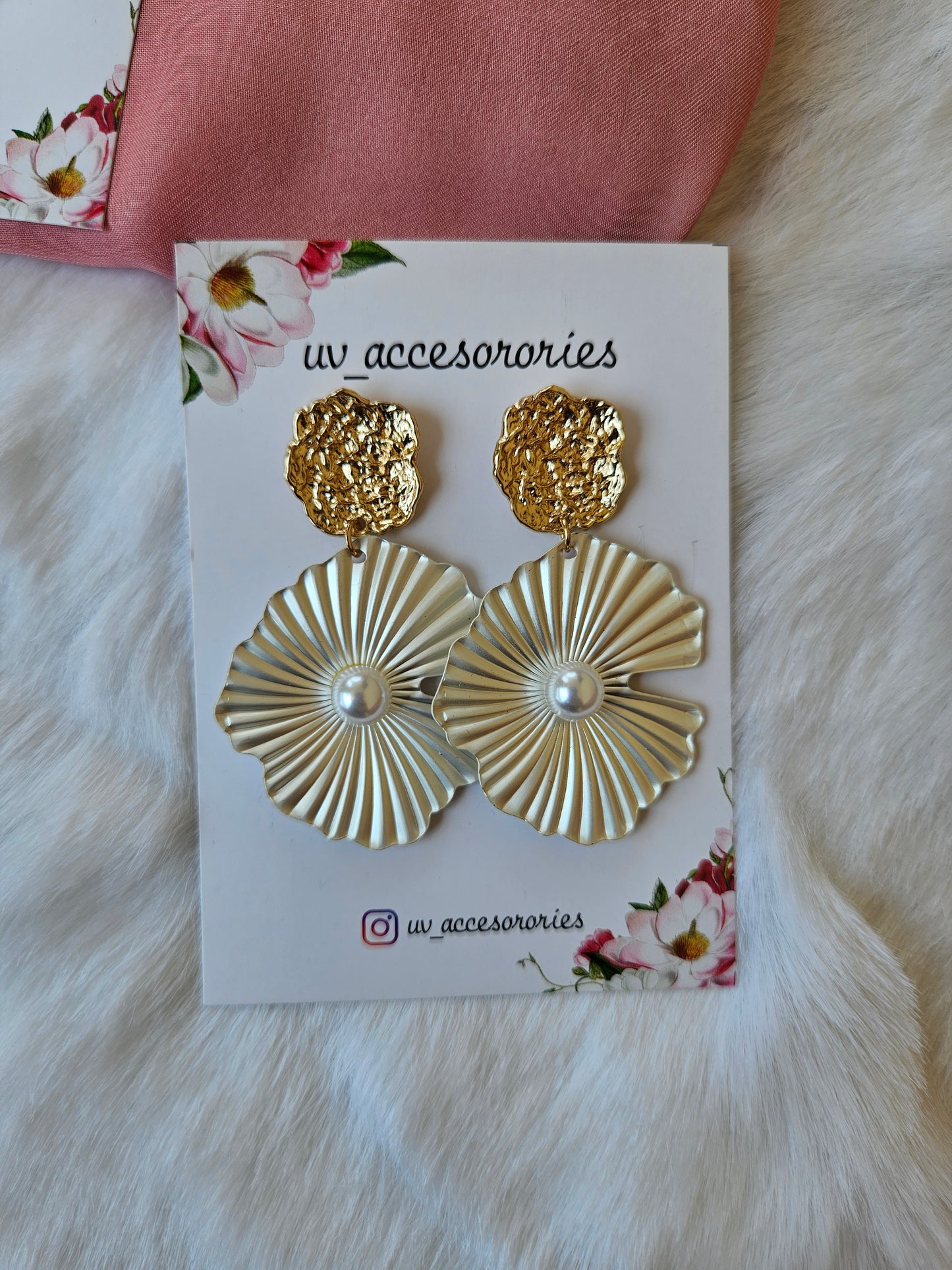 Golden flower earrings