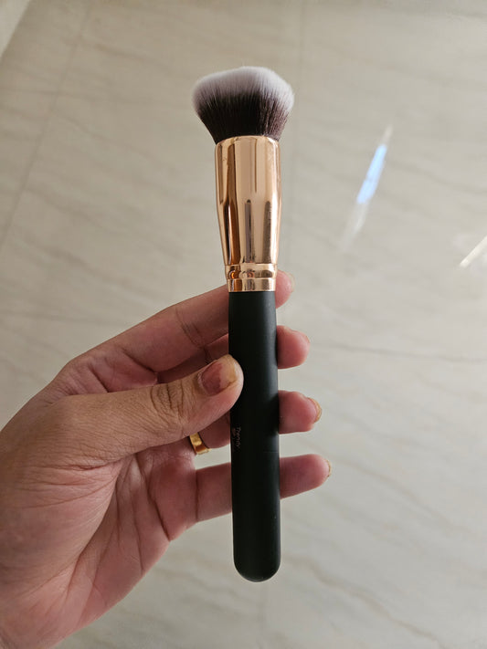 Powder brush