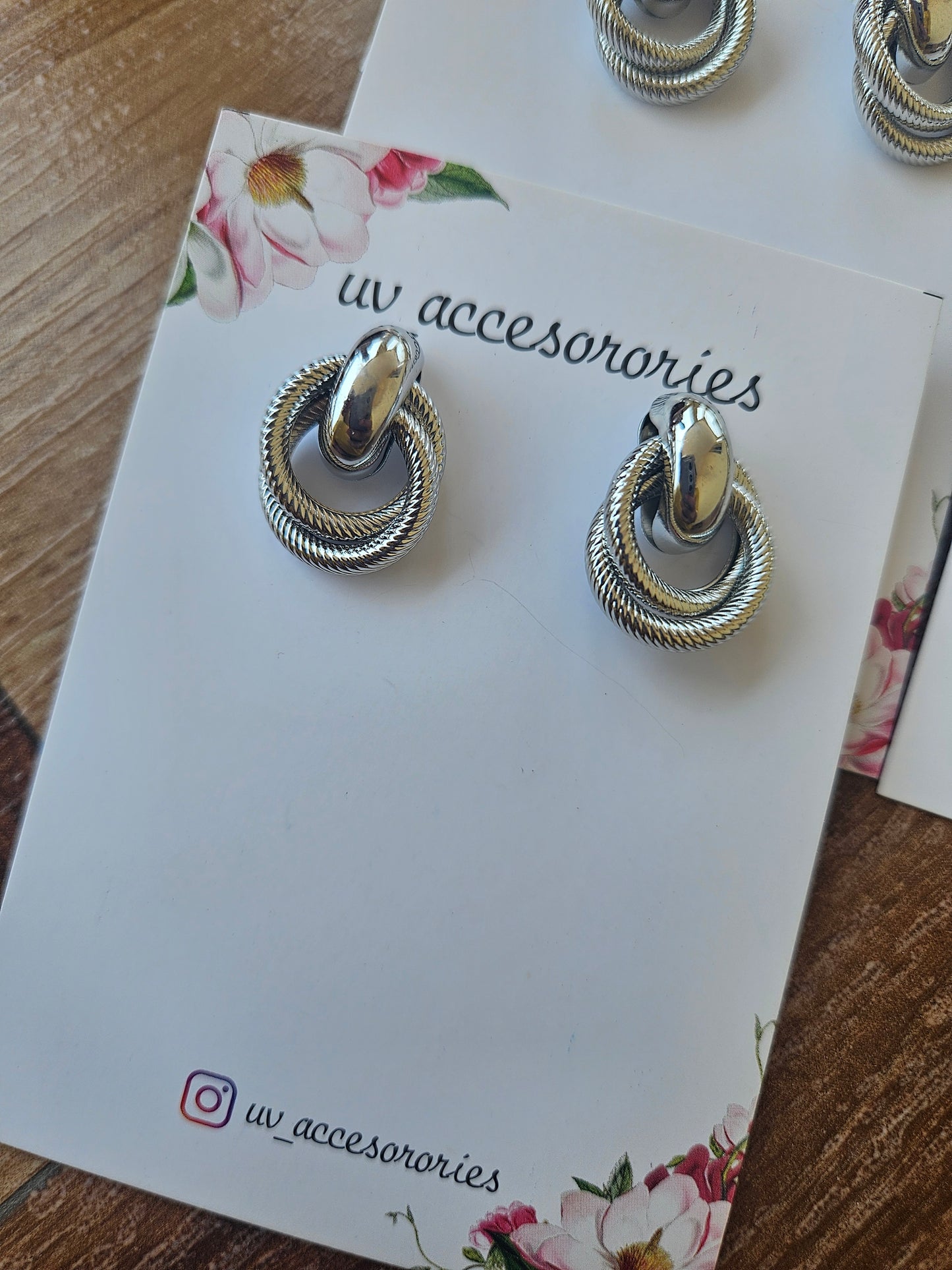 Silver trending earrings