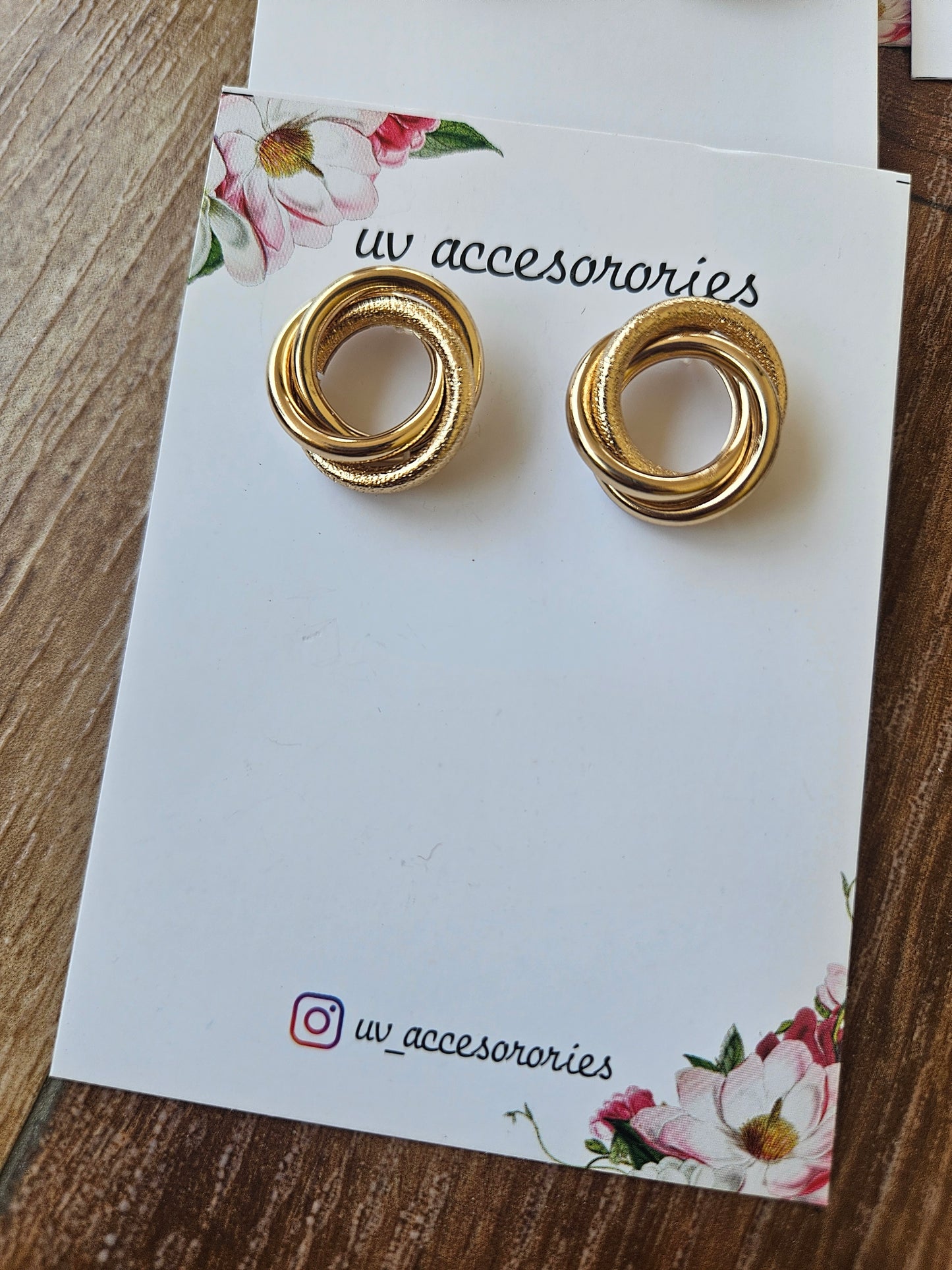 Gold trending earrings