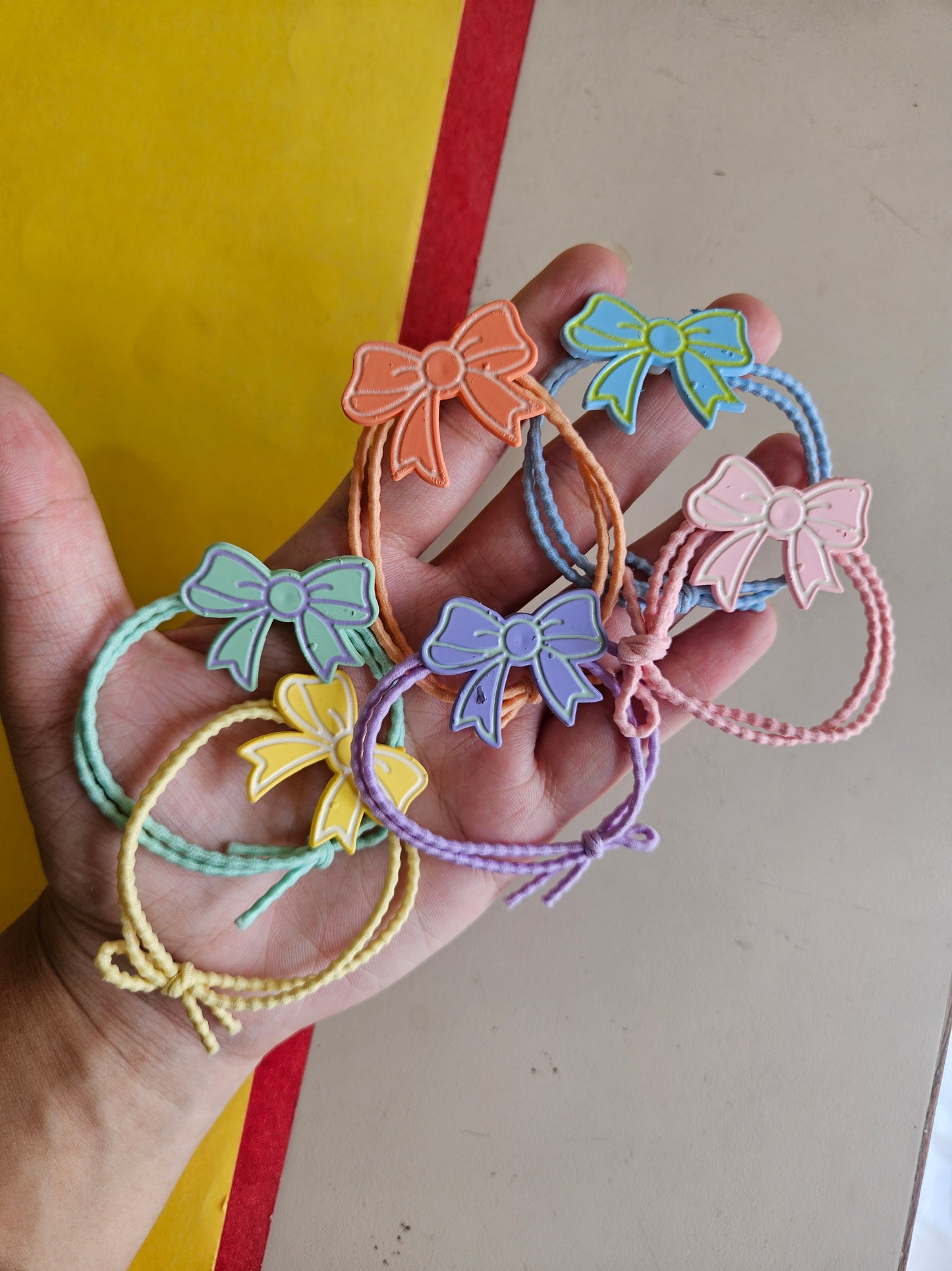 Bow  cartoon hairties