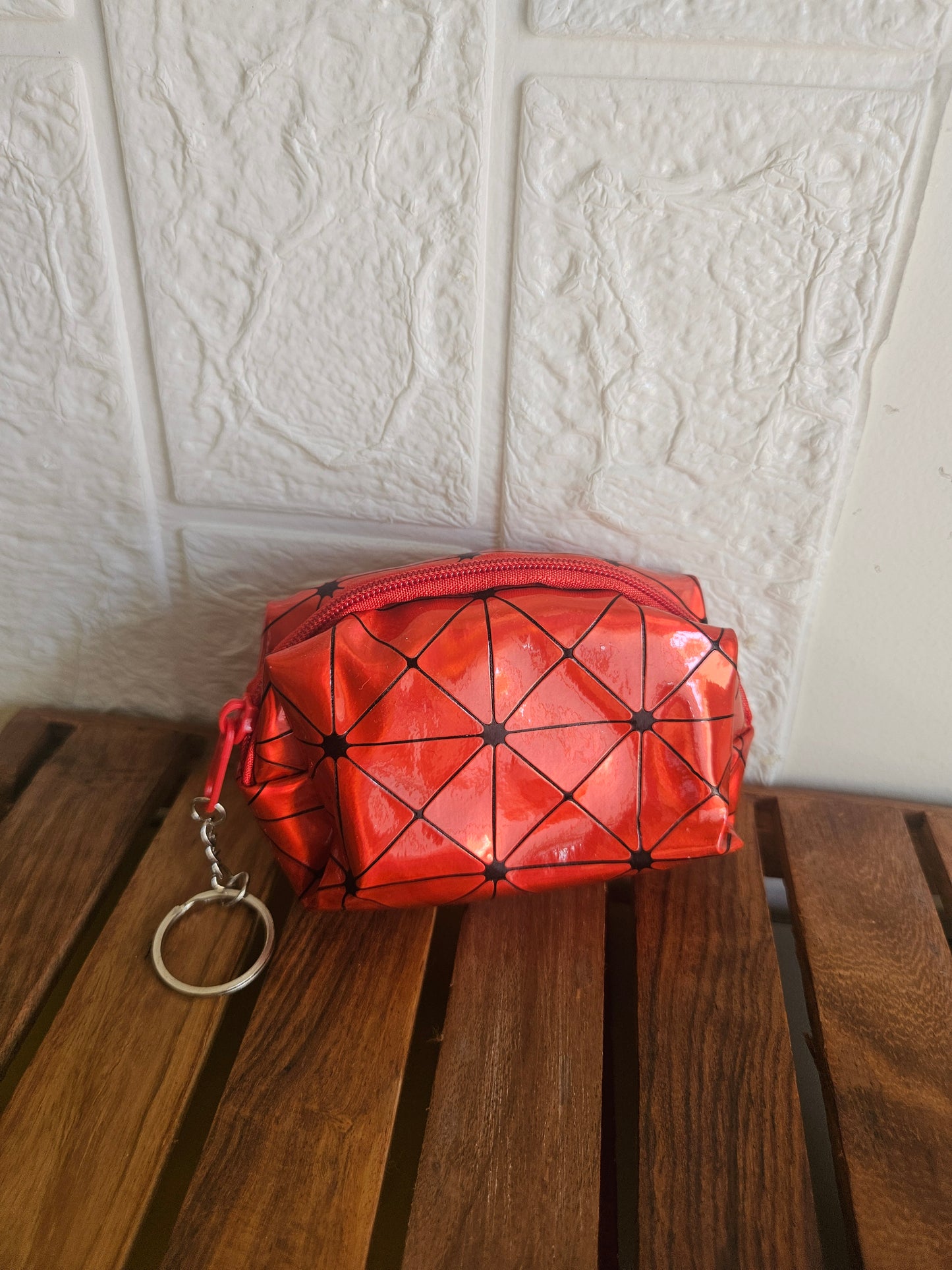 Holographic multipurpose pouch