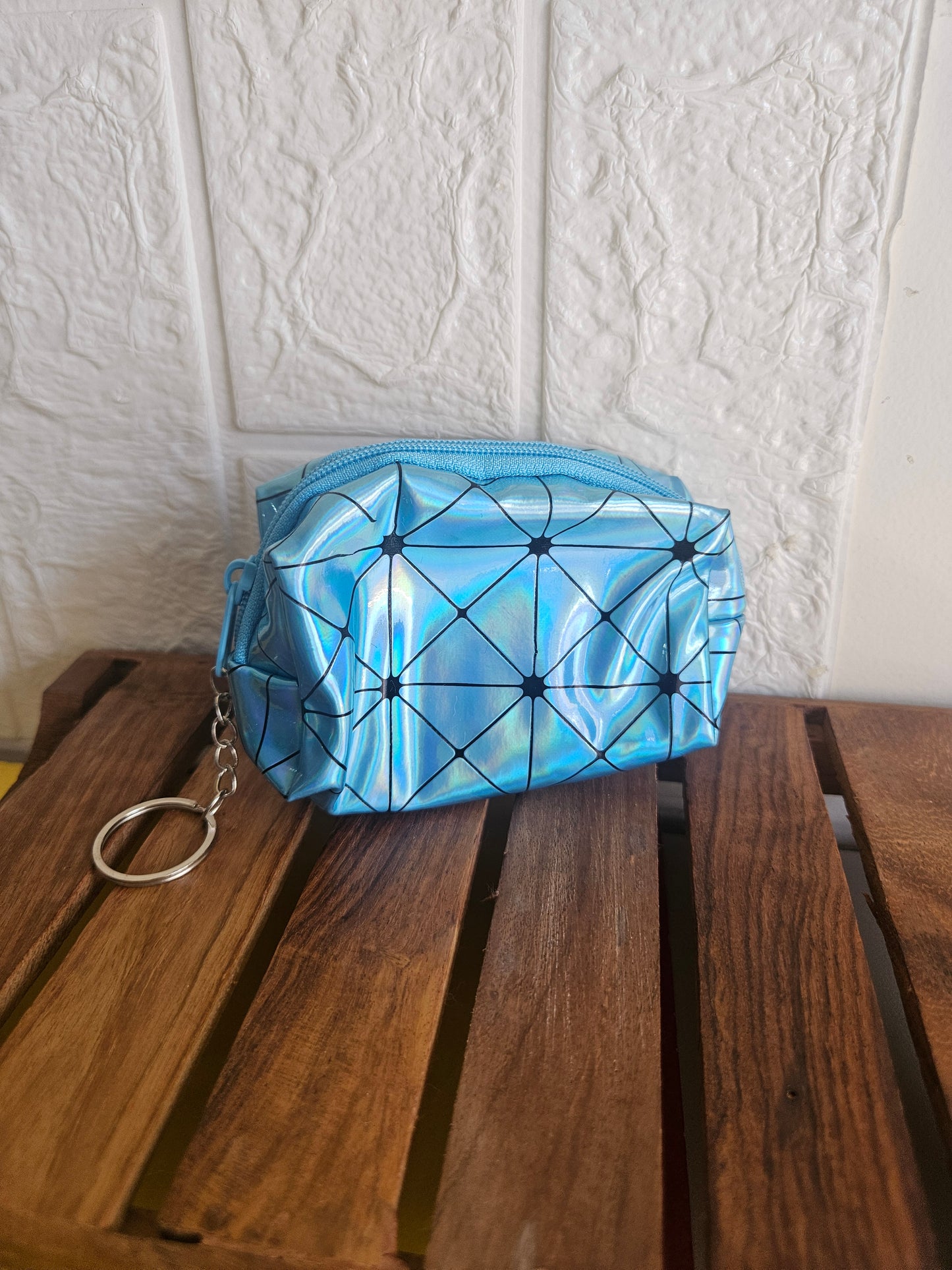 Holographic multipurpose pouch