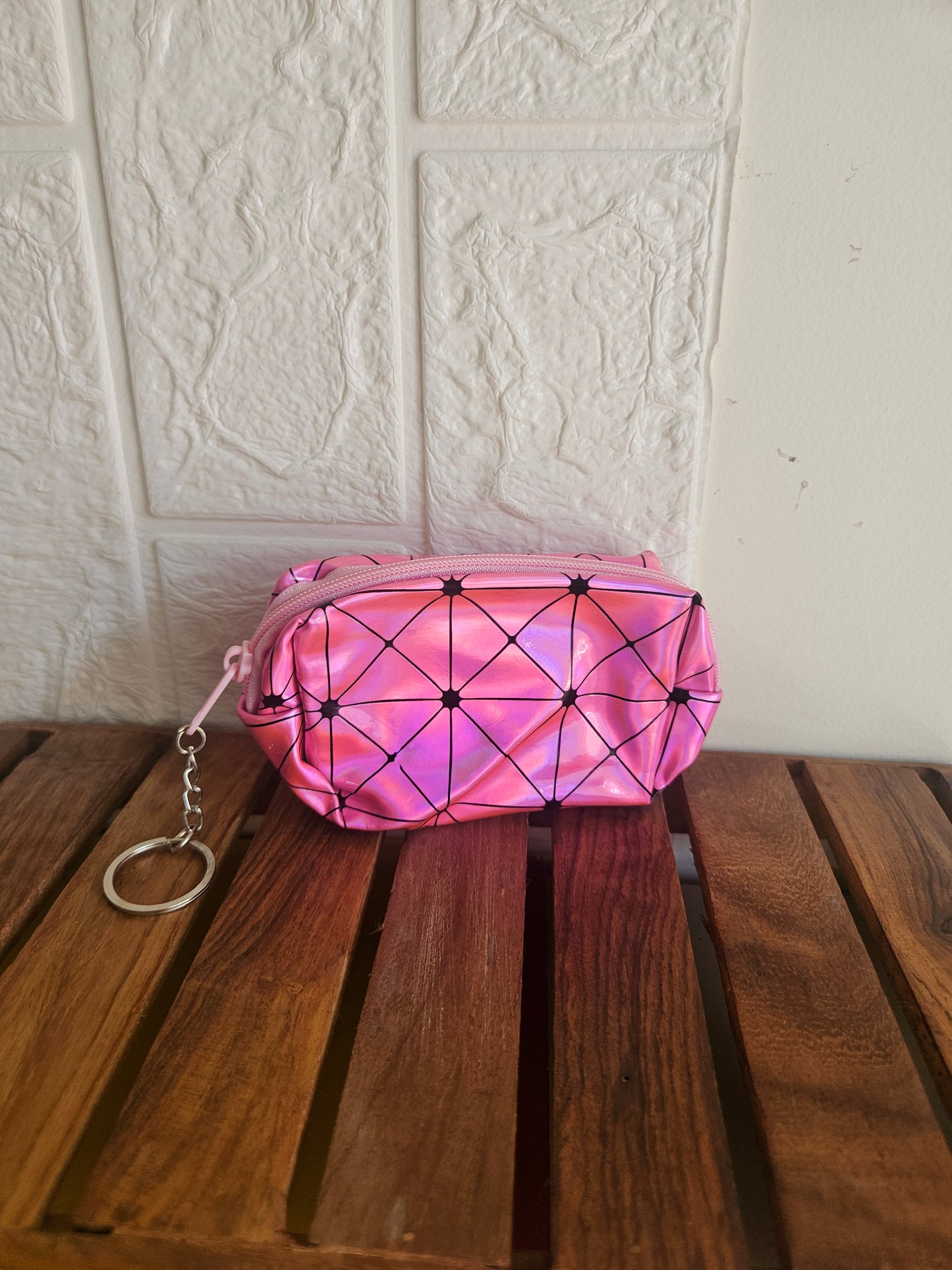 Holographic multipurpose pouch