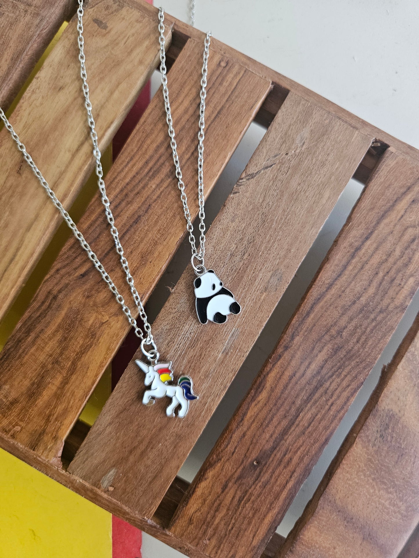 Character pendant chains silver